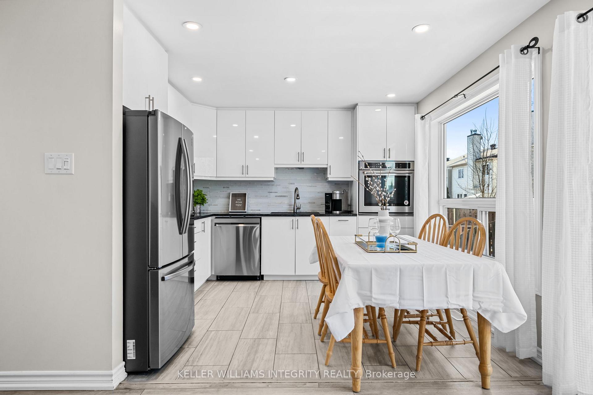 Photo 10 of 6036 Pineglade Crescent, Ottawa, Chapel Hill South - Orleans Village — HOMEH