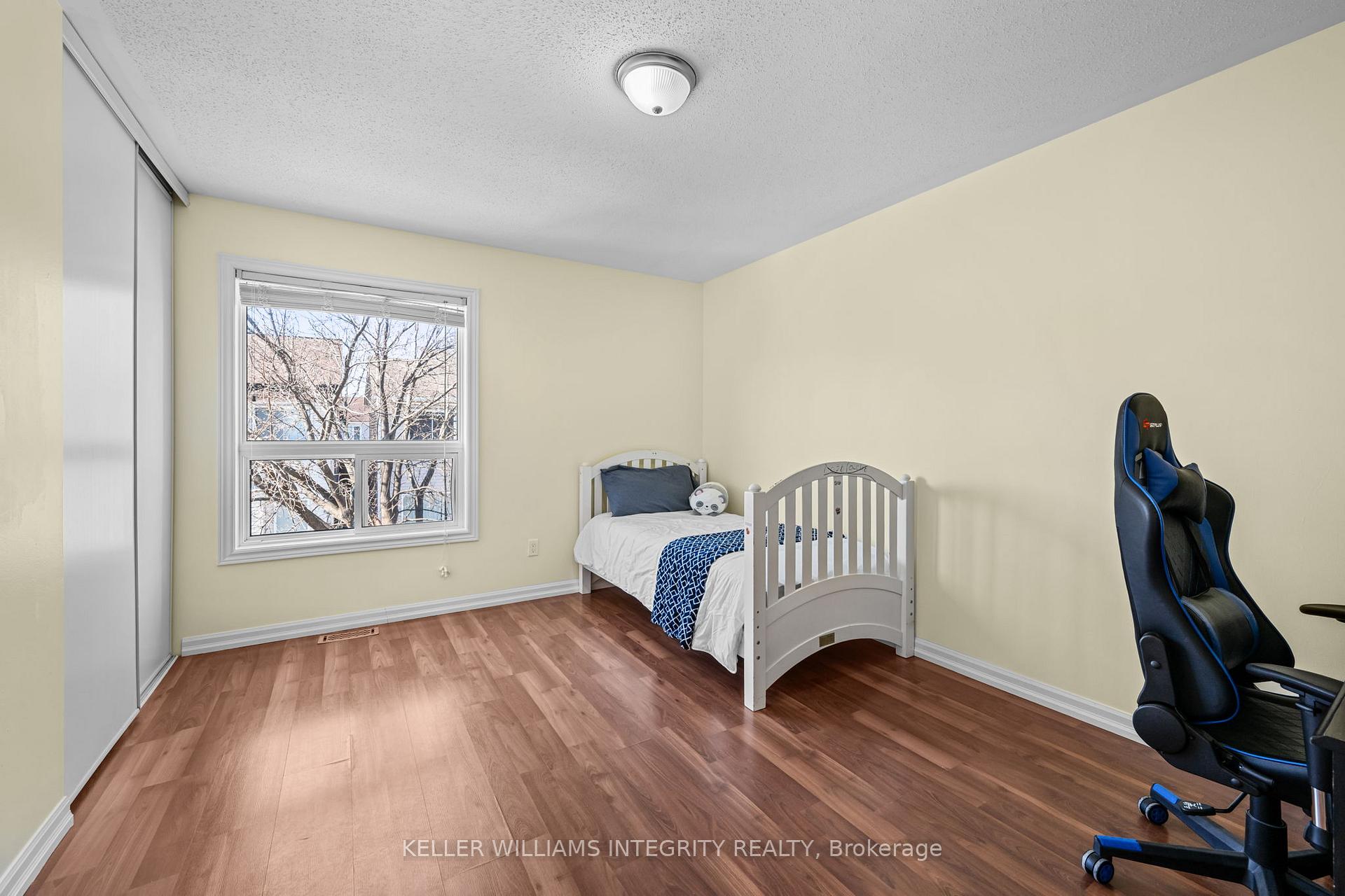 Photo 16 of 6036 Pineglade Crescent, Ottawa, Chapel Hill South - Orleans Village — HOMEH