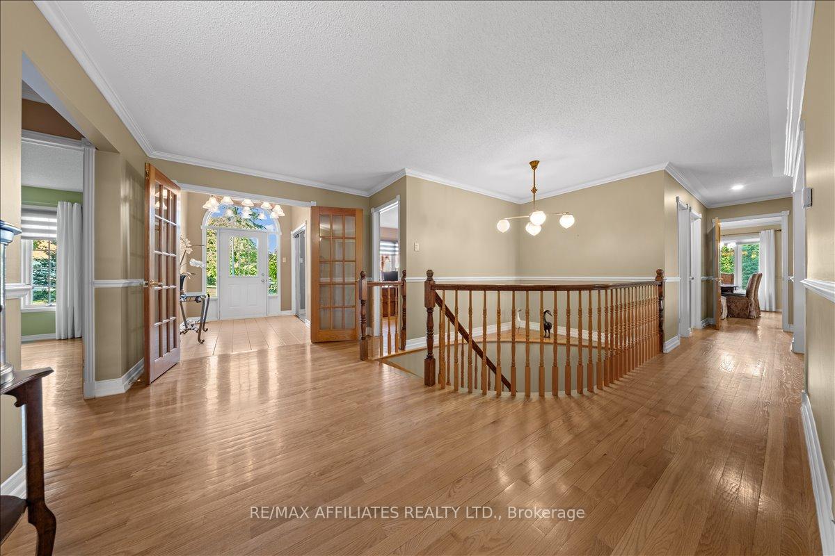 Photo 17 of 1266 Barnwell Crescent, Ottawa, Navan — HOMEH