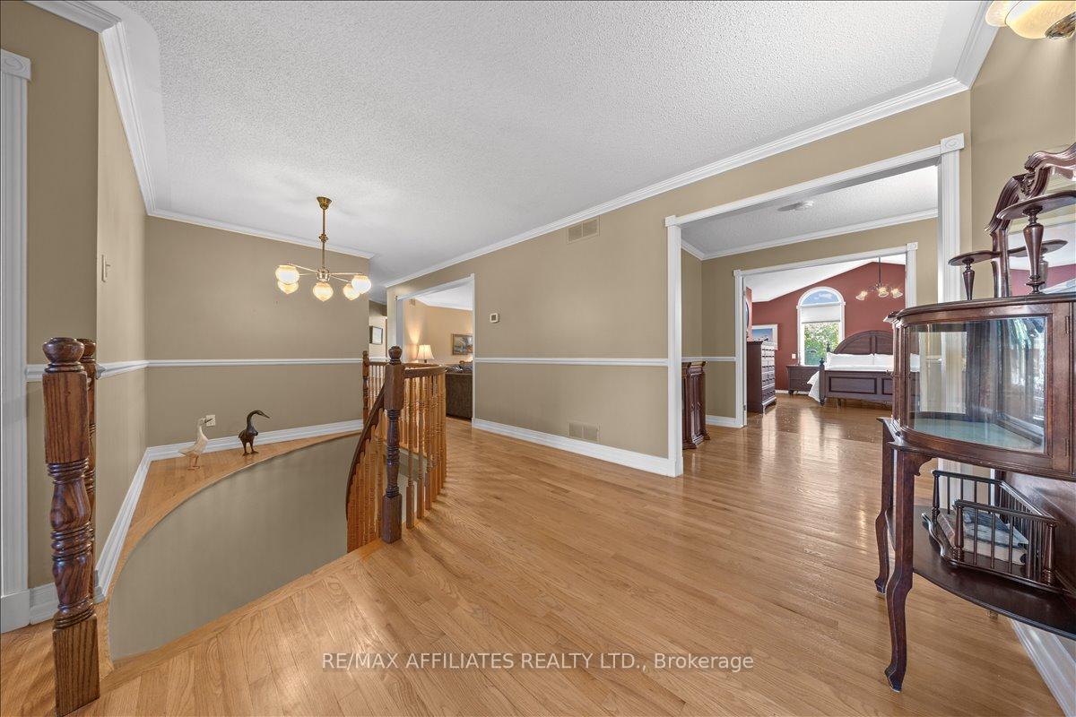 Photo 18 of 1266 Barnwell Crescent, Ottawa, Navan — HOMEH