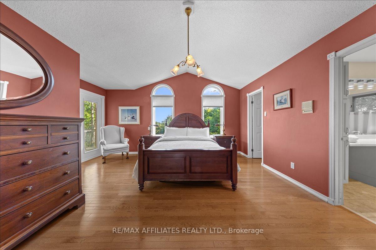 Photo 19 of 1266 Barnwell Crescent, Ottawa, Navan — HOMEH