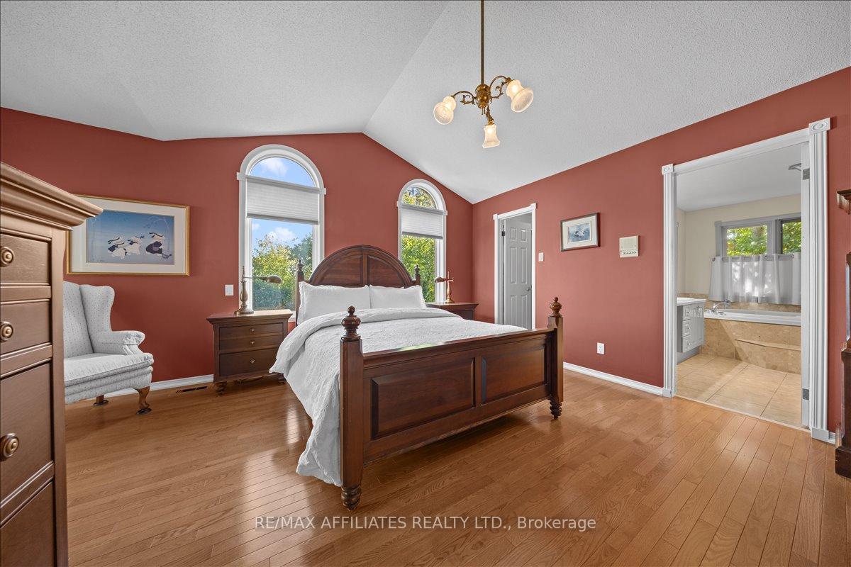 Photo 20 of 1266 Barnwell Crescent, Ottawa, Navan — HOMEH