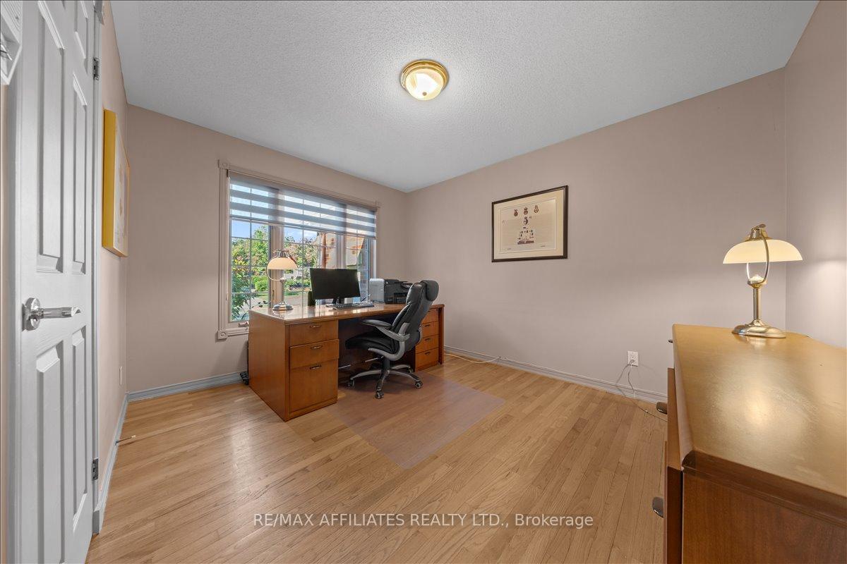 Photo 23 of 1266 Barnwell Crescent, Ottawa, Navan — HOMEH