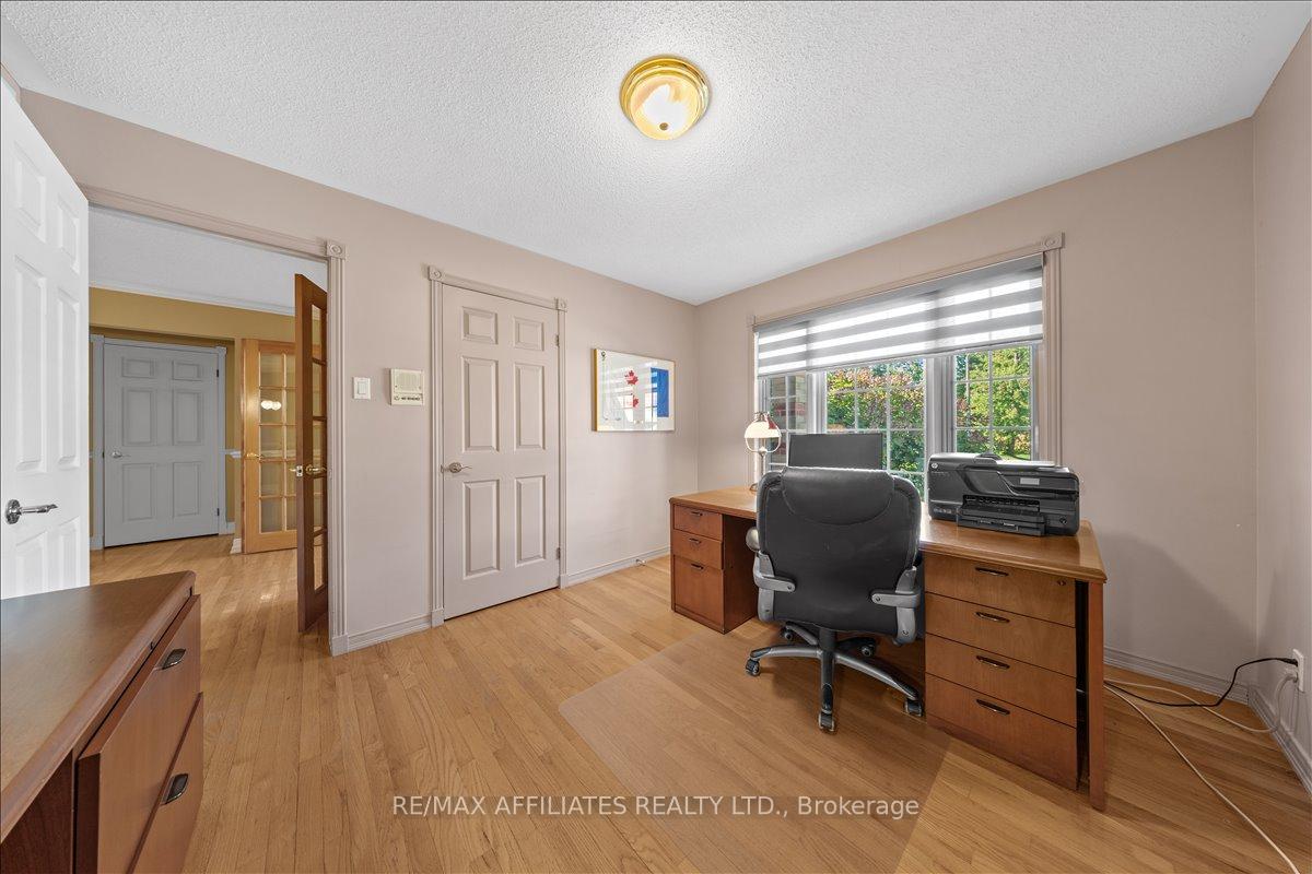 Photo 24 of 1266 Barnwell Crescent, Ottawa, Navan — HOMEH