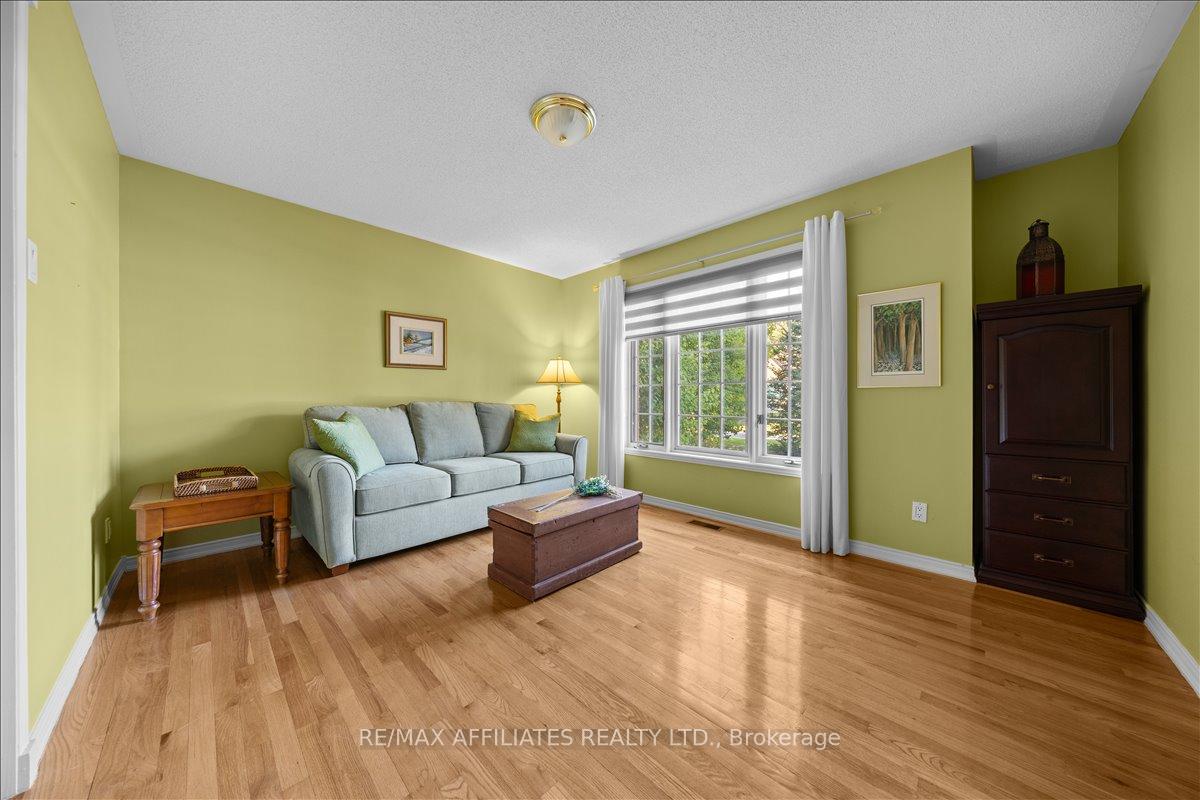 Photo 25 of 1266 Barnwell Crescent, Ottawa, Navan — HOMEH