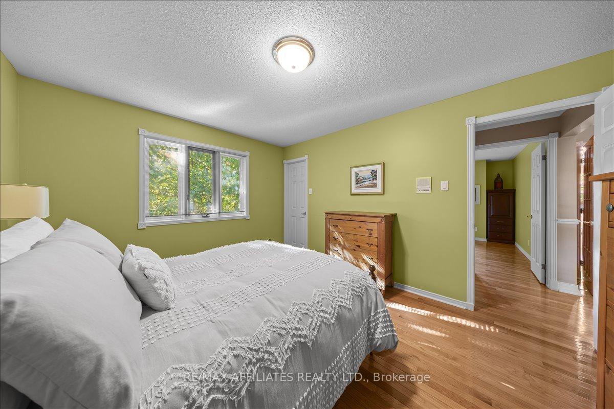 Photo 26 of 1266 Barnwell Crescent, Ottawa, Navan — HOMEH