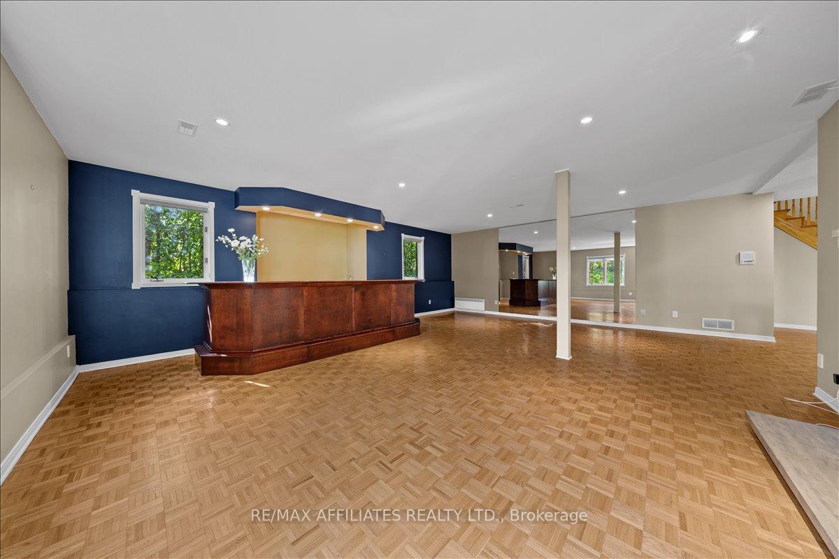 Photo 32 of 1266 Barnwell Crescent, Ottawa, Navan — HOMEH