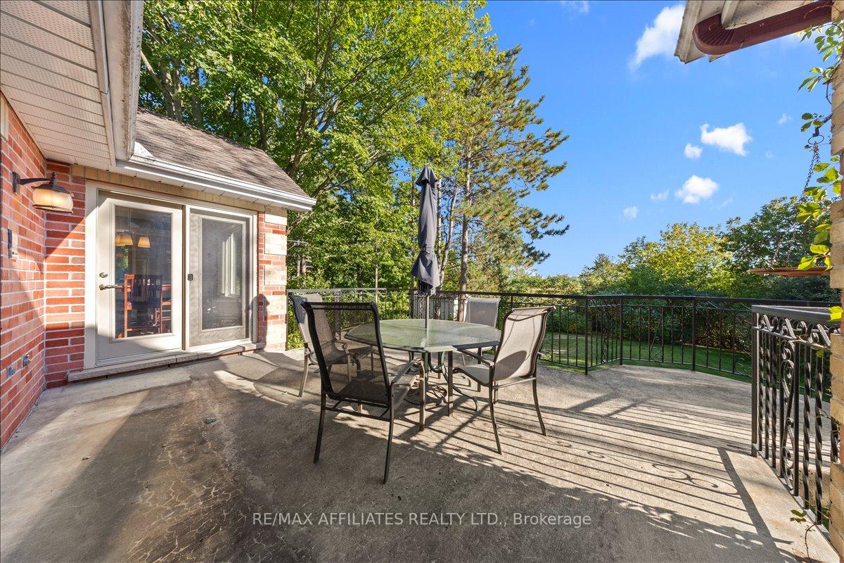 Photo 37 of 1266 Barnwell Crescent, Ottawa, Navan — HOMEH