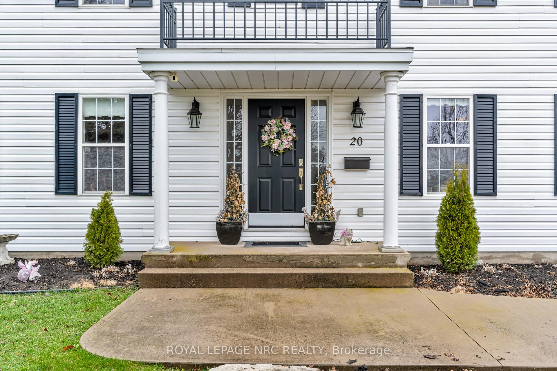 Photo 3 of 20 Meadowvale Drive, Pelham, Fonthill — HOMEH