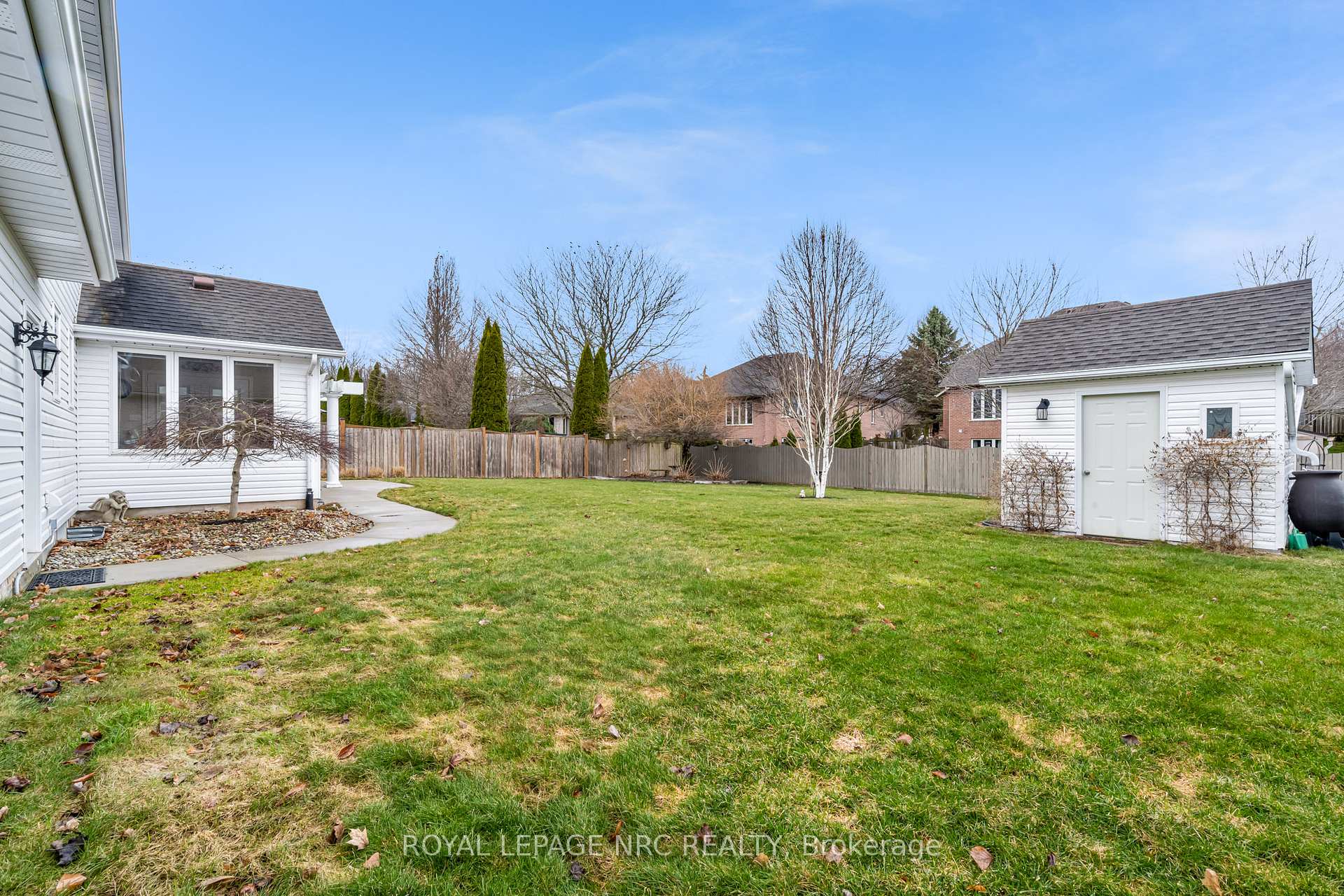 Photo 4 of 20 Meadowvale Drive, Pelham, Fonthill — HOMEH