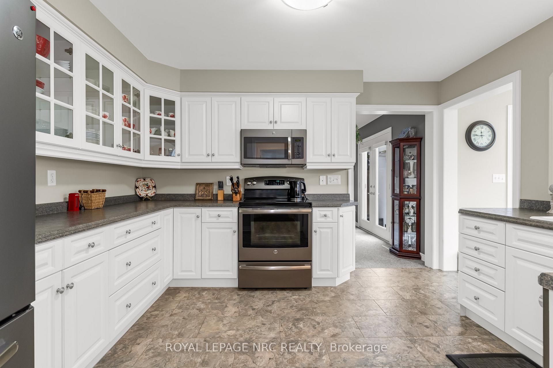 Photo 14 of 20 Meadowvale Drive, Pelham, Fonthill — HOMEH