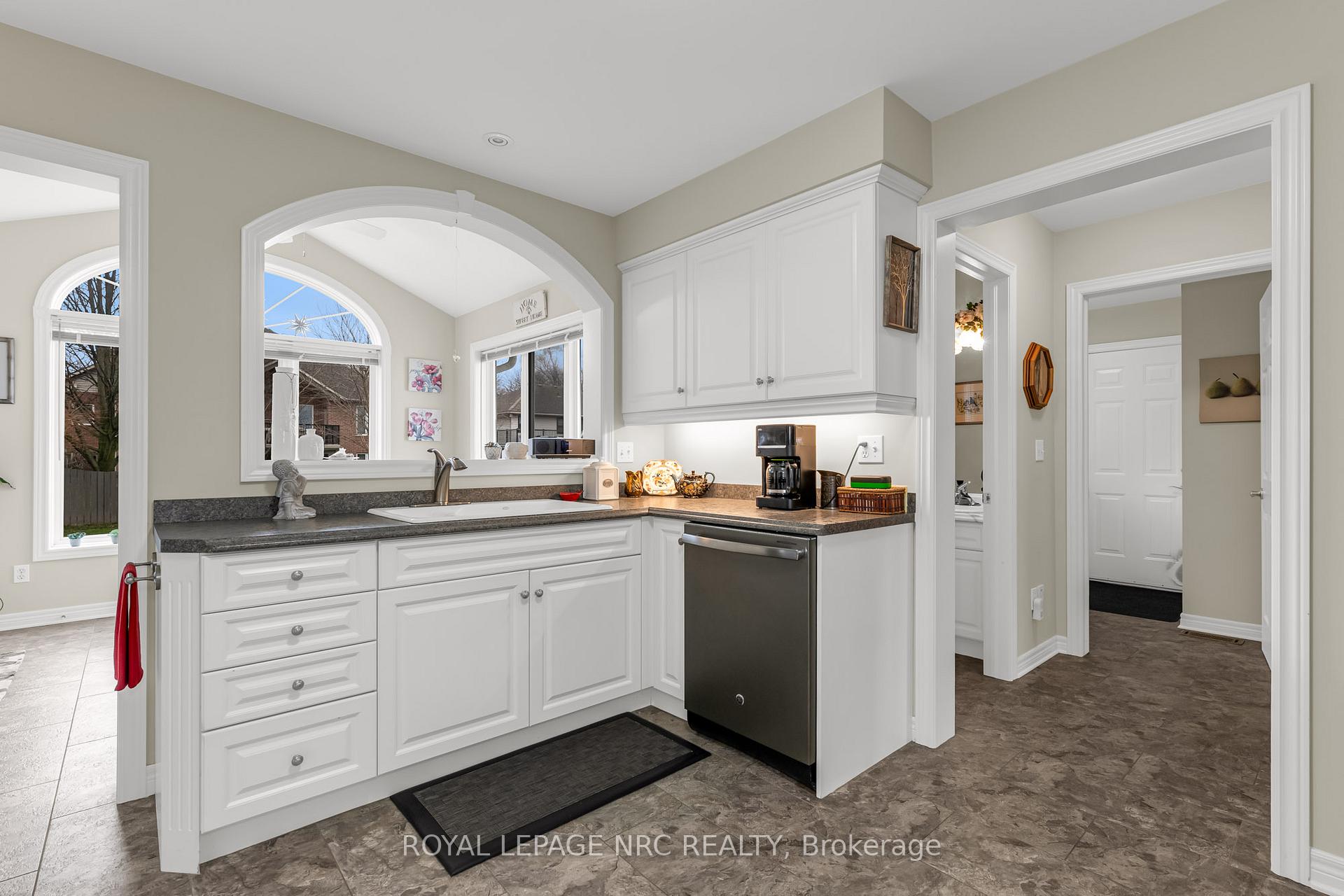 Photo 16 of 20 Meadowvale Drive, Pelham, Fonthill — HOMEH