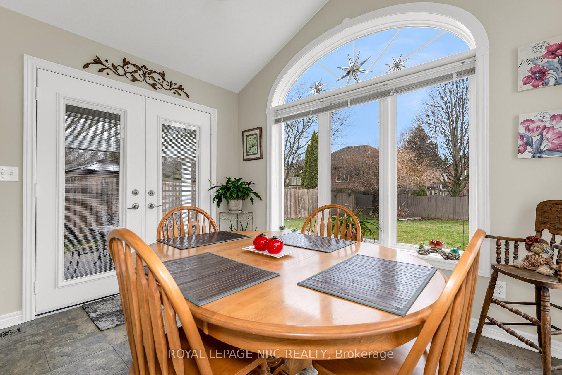 Photo 18 of 20 Meadowvale Drive, Pelham, Fonthill — HOMEH