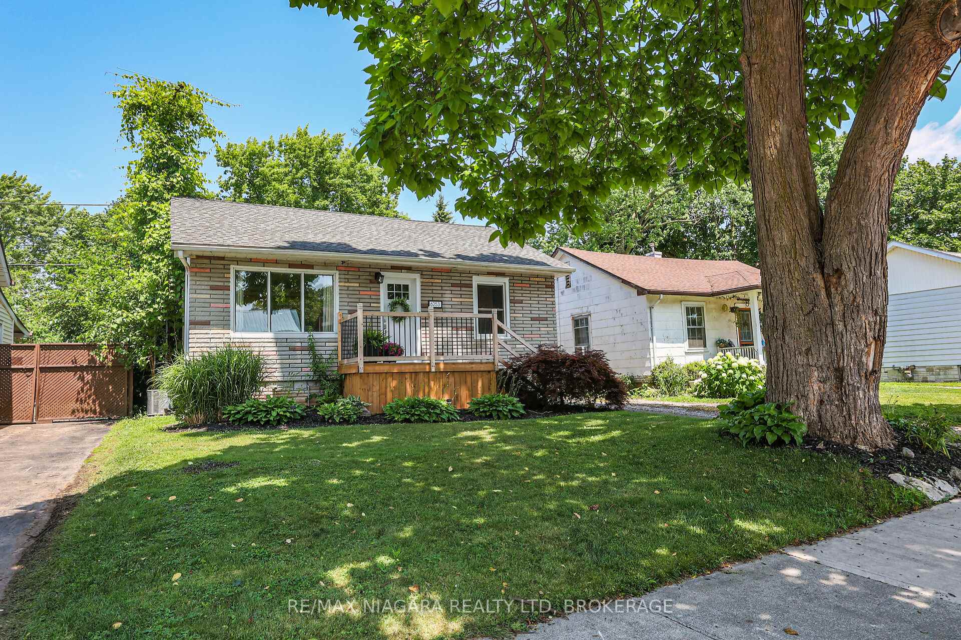 Front of 6253 Churchill Street