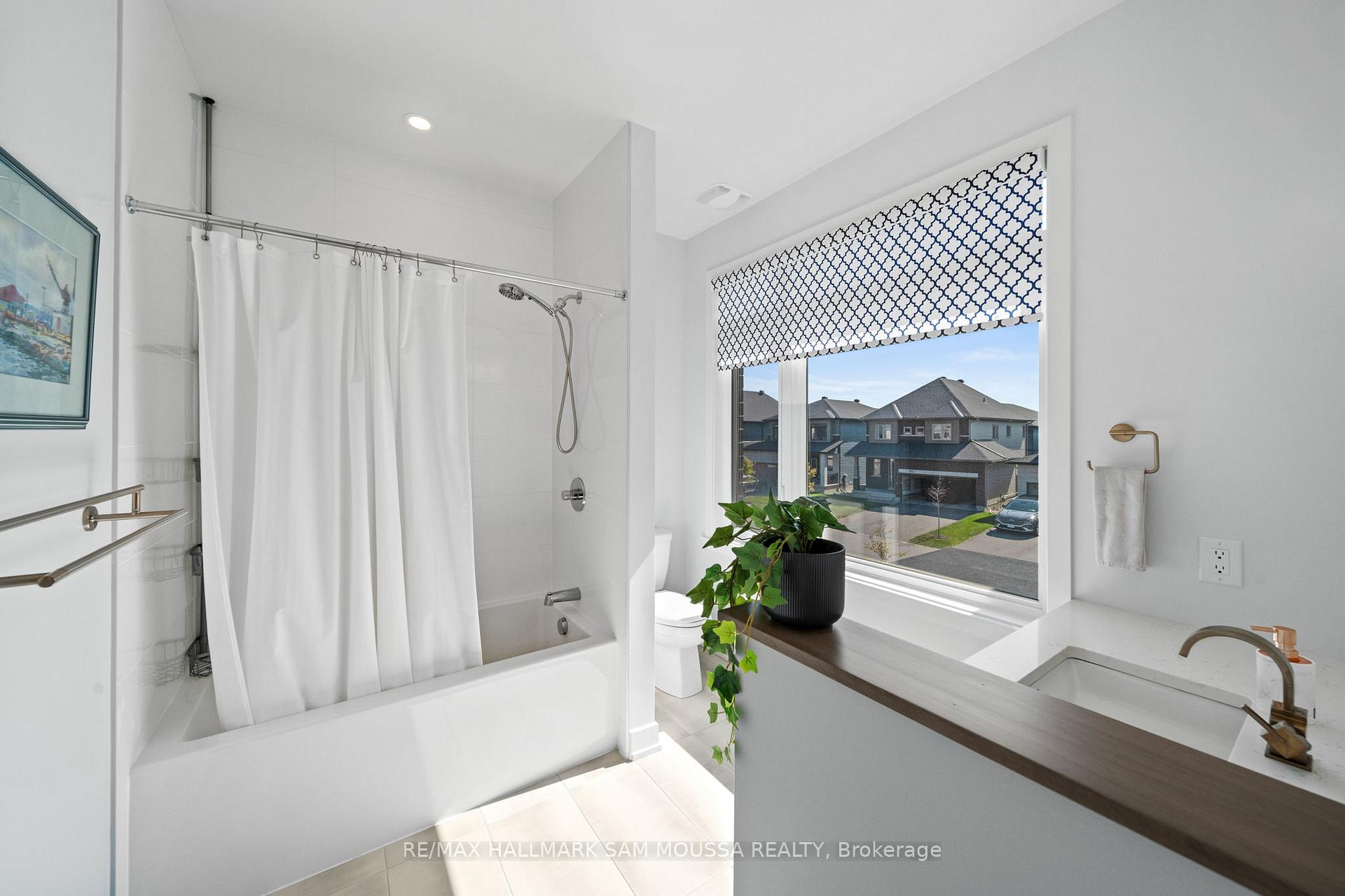 Photo 31 of 259 Fountainhead Drive, Ottawa, Mer Bleue/Bradley Estates/Anderson Park — HOMEH
