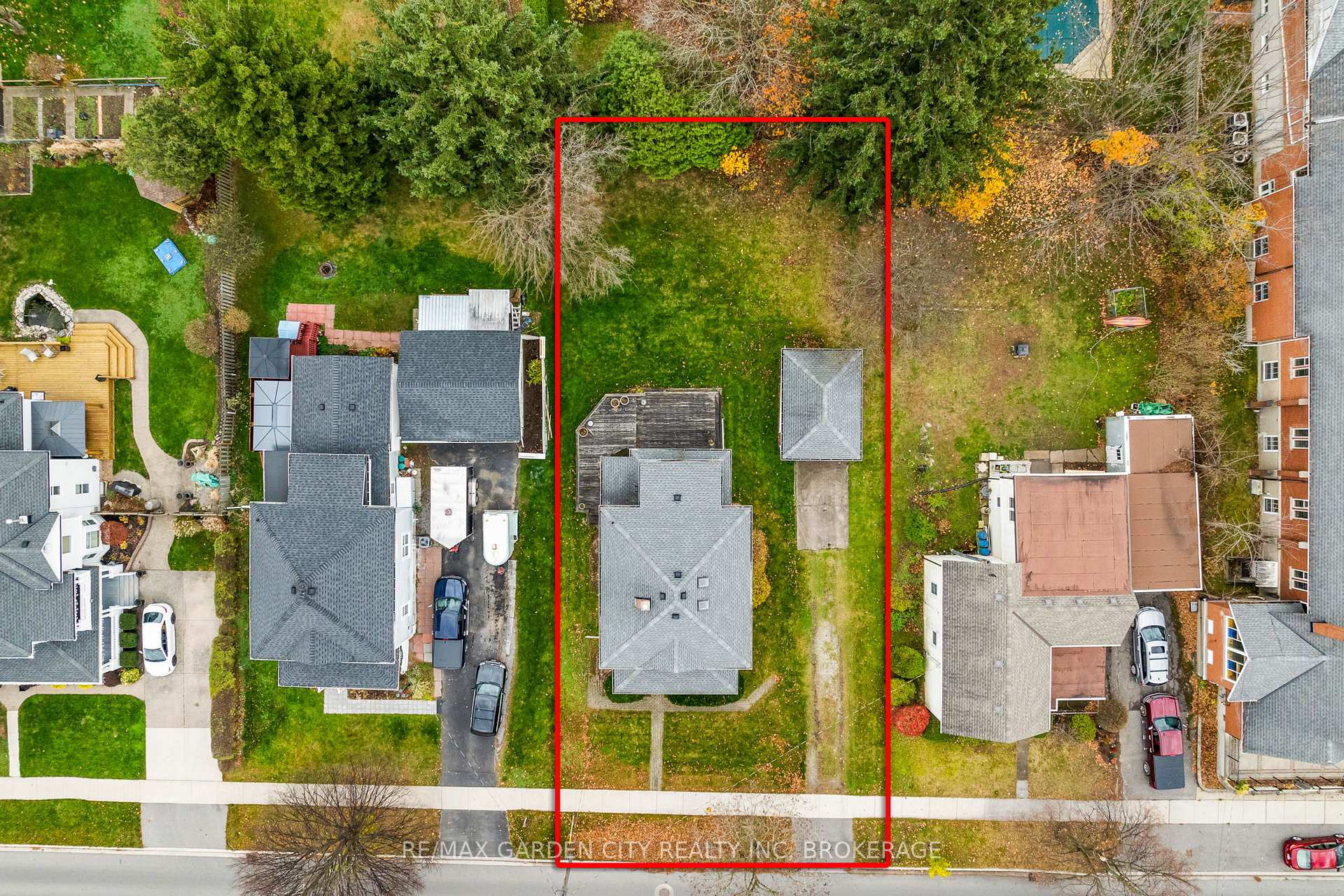 Photo 3 of 1561 Pelham Street, Pelham, Fonthill — HOMEH