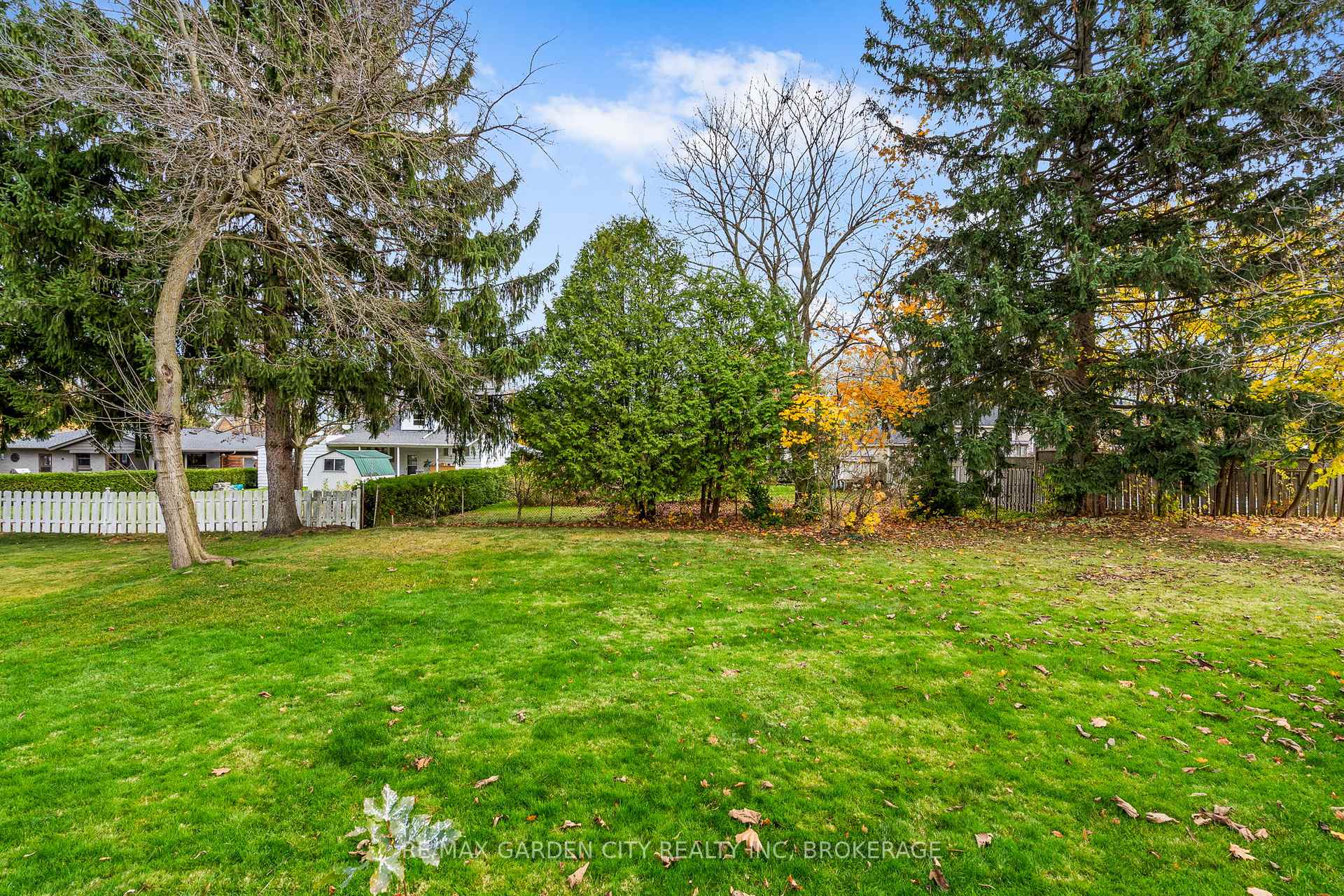 Photo 13 of 1561 Pelham Street, Pelham, Fonthill — HOMEH