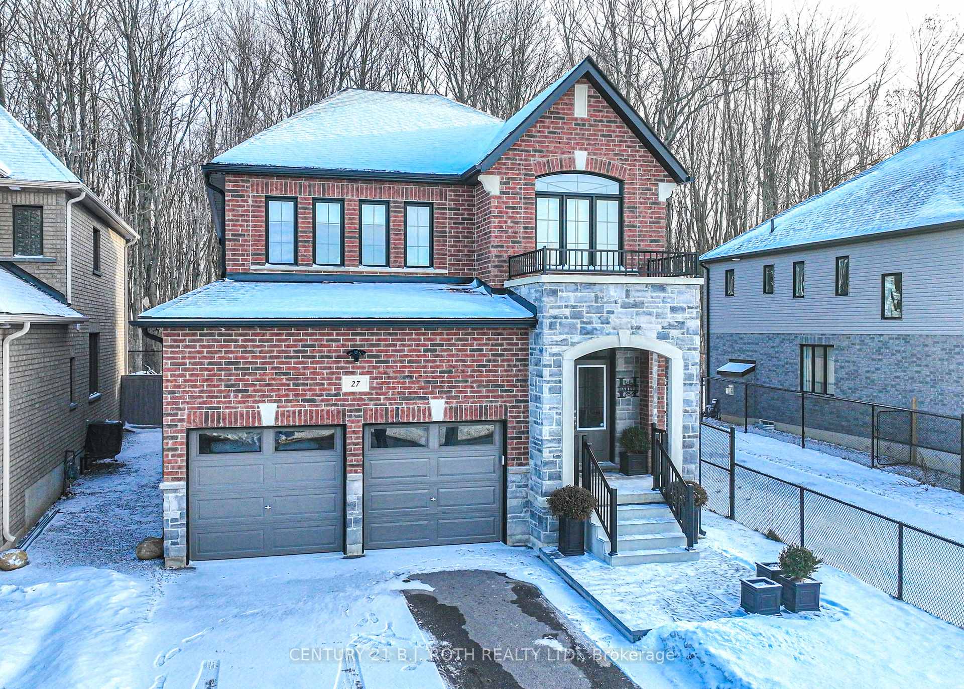 Front of 27 Atlantis Drive