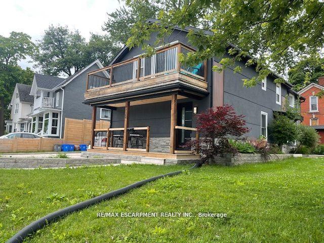 Front of 4733 River Road