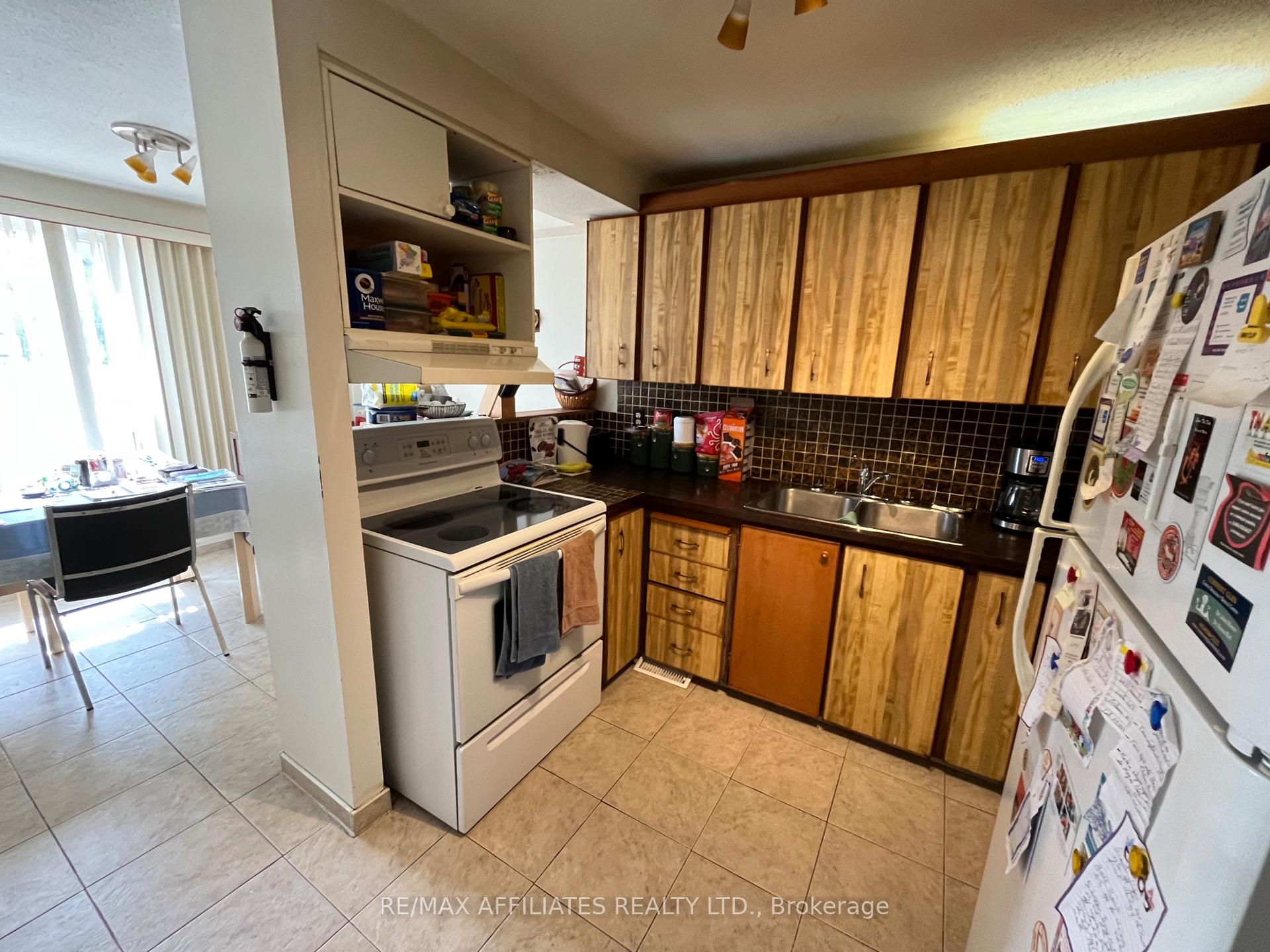 Photo 6 of 7913 Jeanne D'arc Boulevard, Ottawa, Orleans Wood — HOMEH