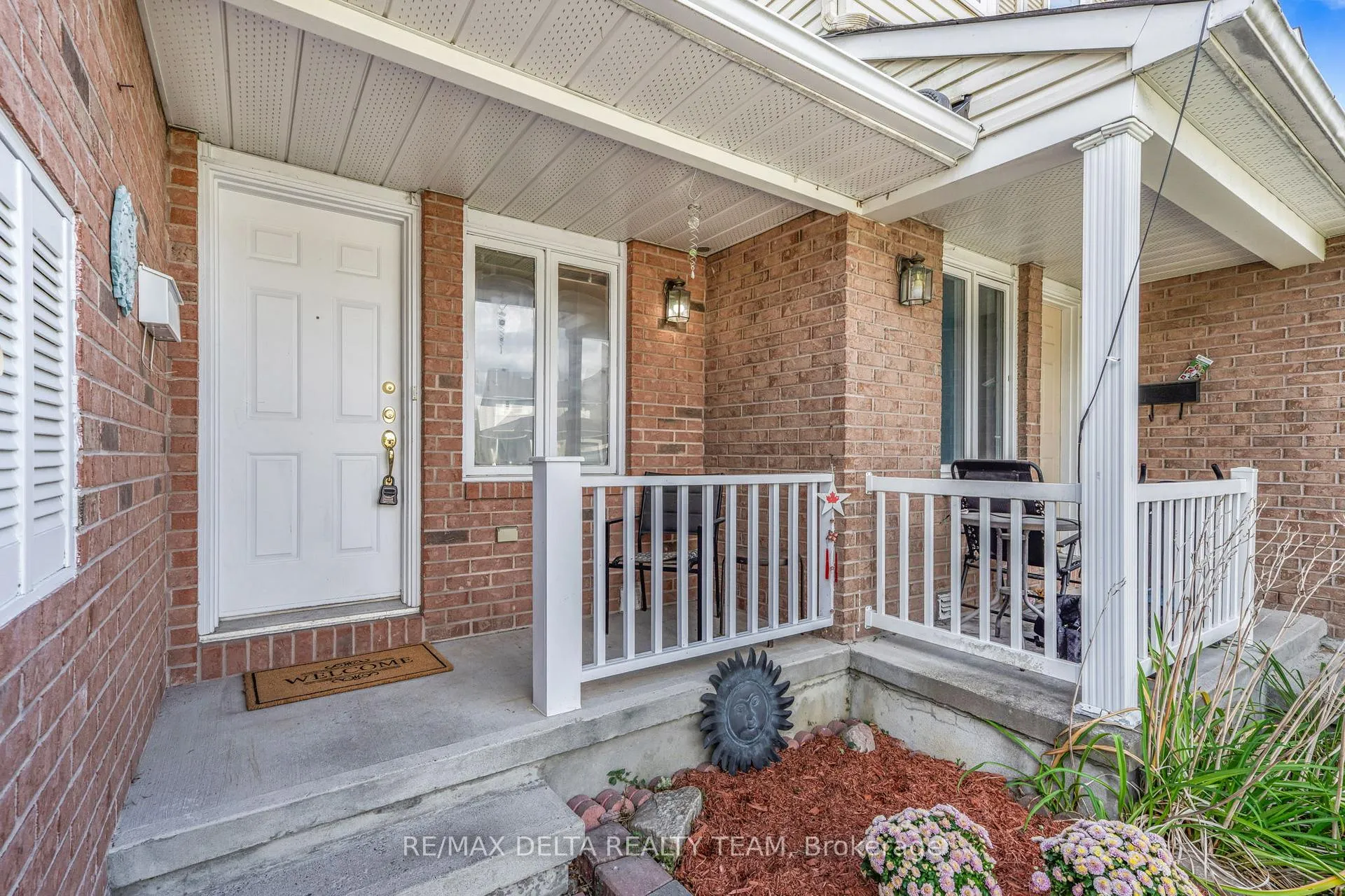 Photo 3 of 1969 Sunland Drive, Ottawa, Fallingbrook/Gardenway South — HOMEH