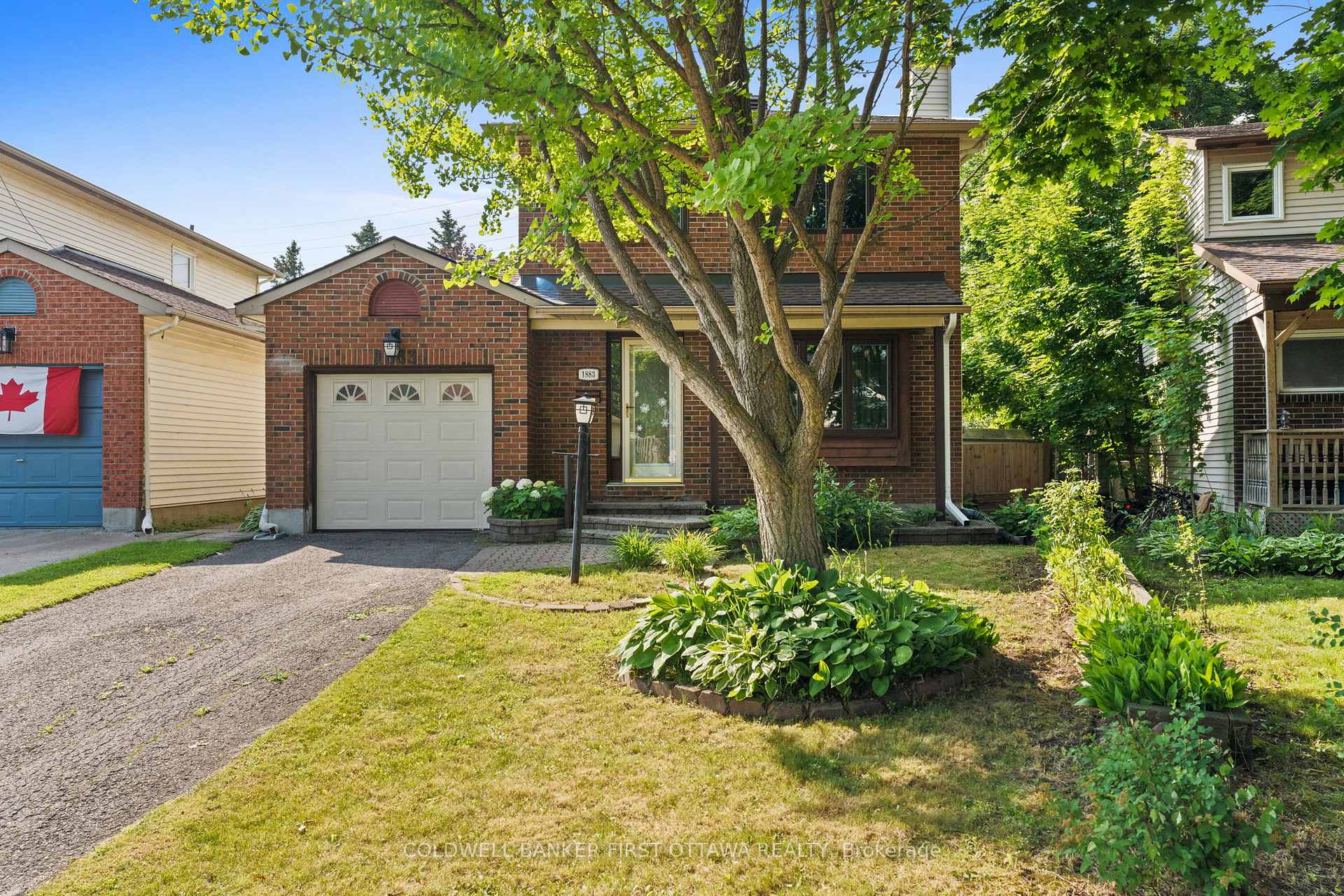 Front of 1883 Des Prairies Avenue
