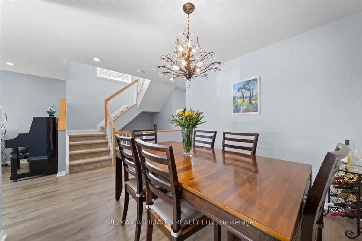 Photo 7 of 5901 Pineglade Crescent, Ottawa, Chapel Hill South - Orleans Village — HOMEH