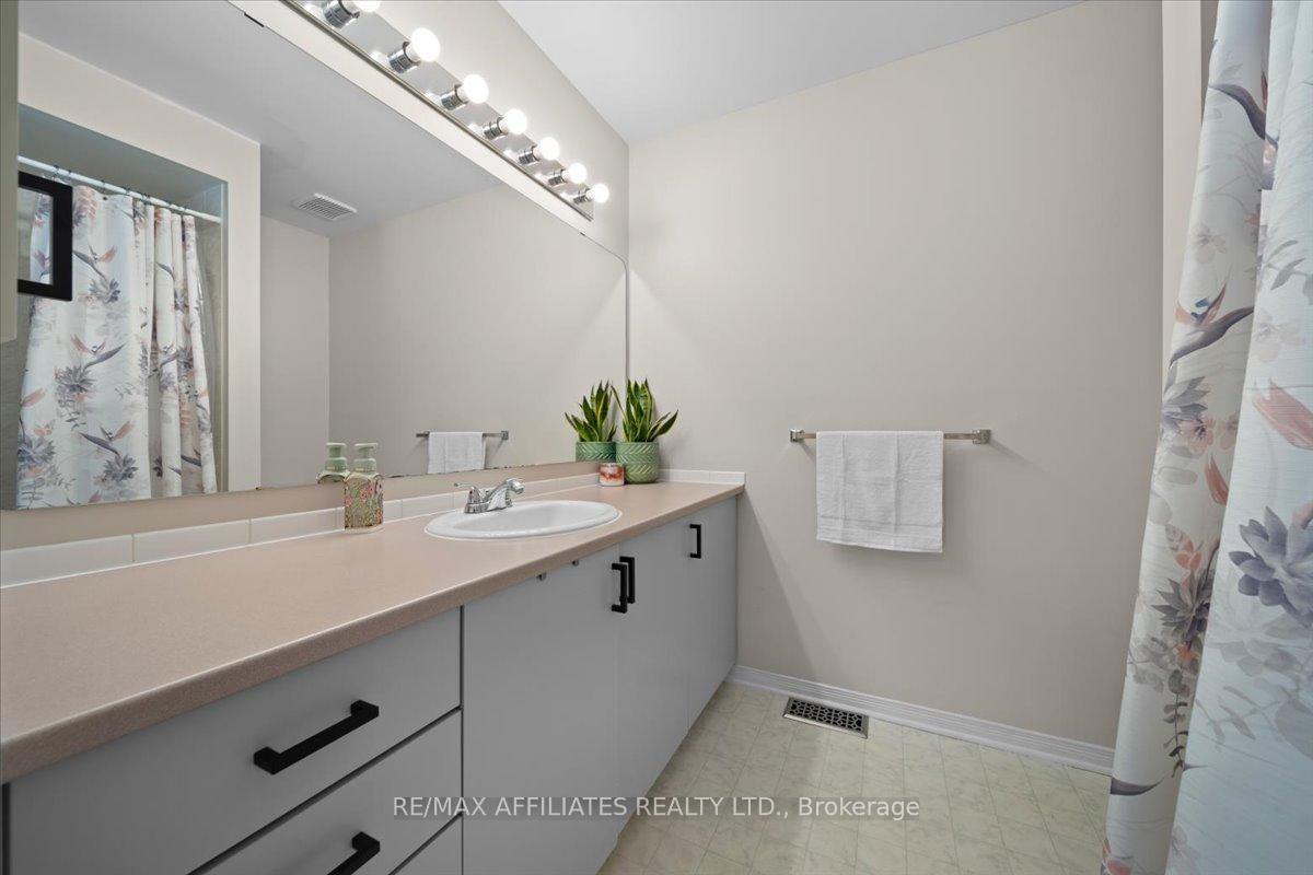 Photo 25 of 5901 Pineglade Crescent, Ottawa, Chapel Hill South - Orleans Village — HOMEH