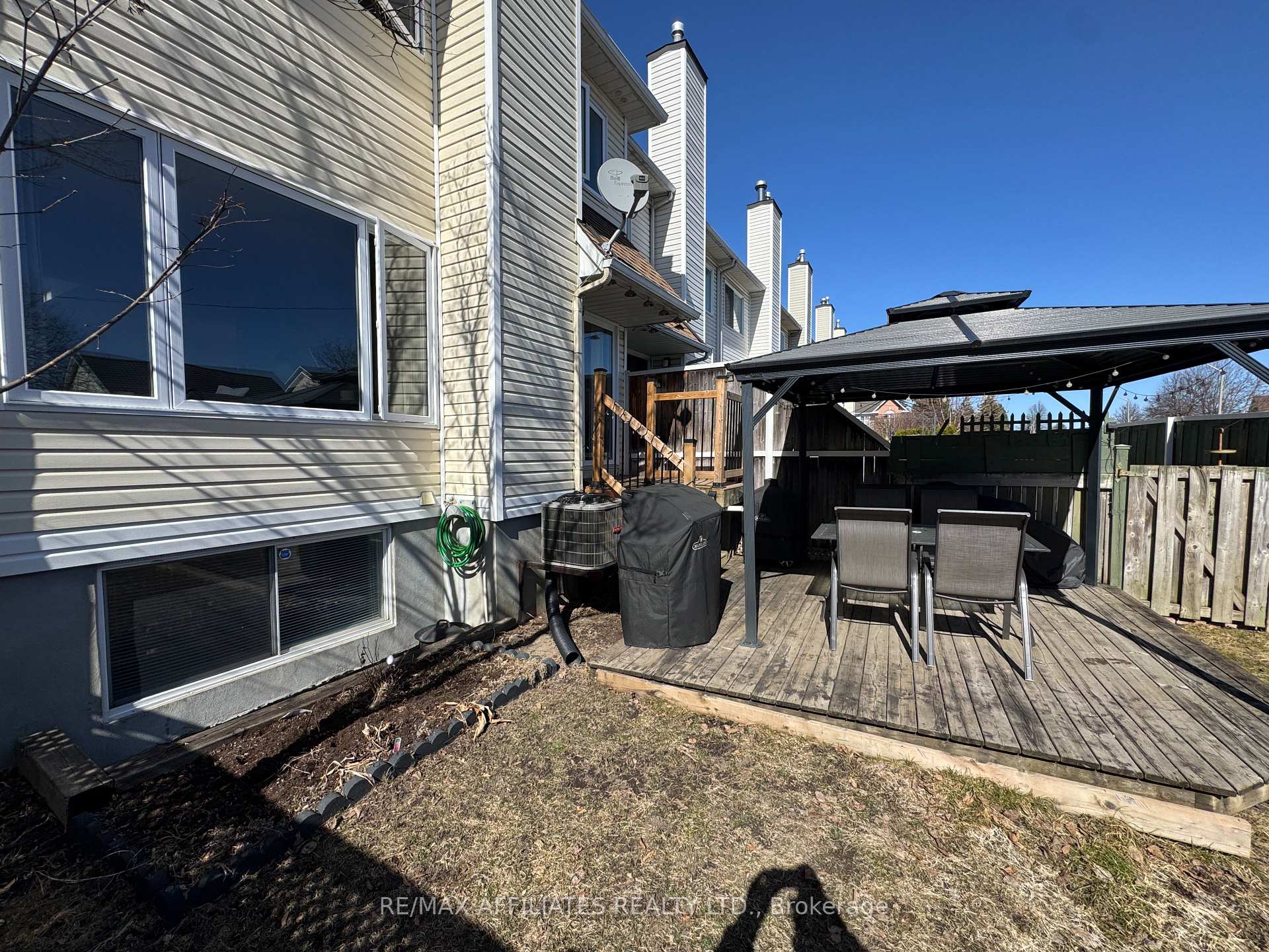 Photo 32 of 5901 Pineglade Crescent, Ottawa, Chapel Hill South - Orleans Village — HOMEH
