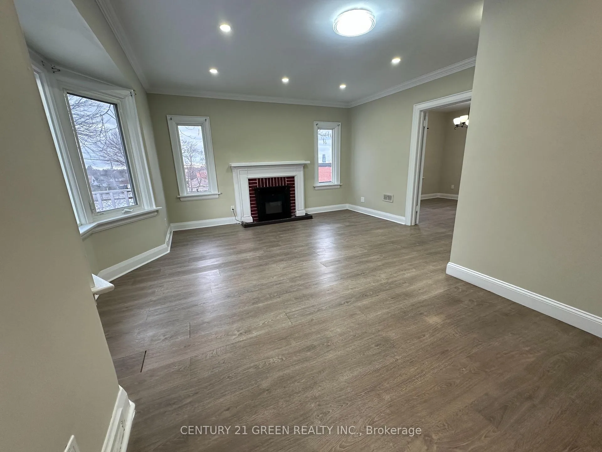 Photo 4 of 5736 Leonard Avenue, Niagara Falls, Hospital — HOMEH