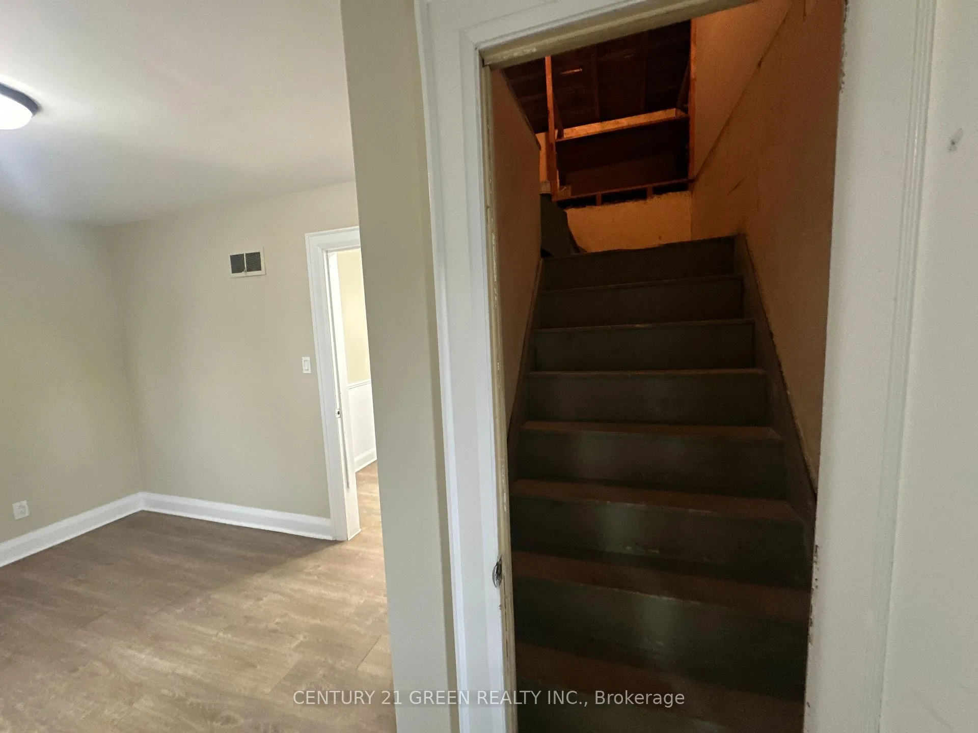 Photo 28 of 5736 Leonard Avenue, Niagara Falls, Hospital — HOMEH