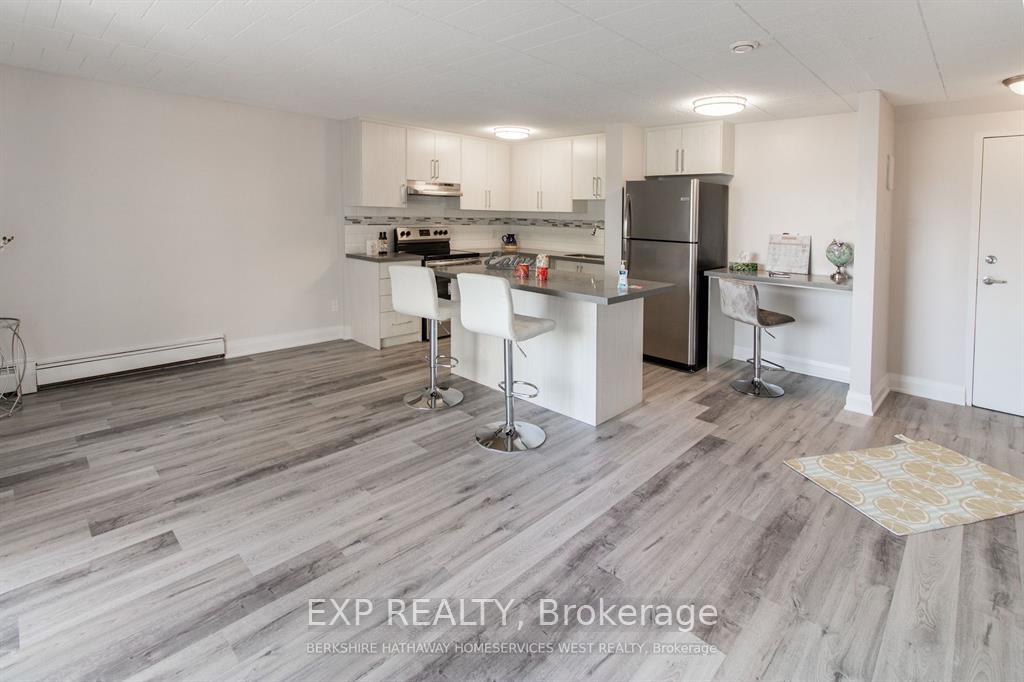 Photo 1 of Unit 11, 6287 O'neil Street, Niagara Falls, Stamford — HOMEH