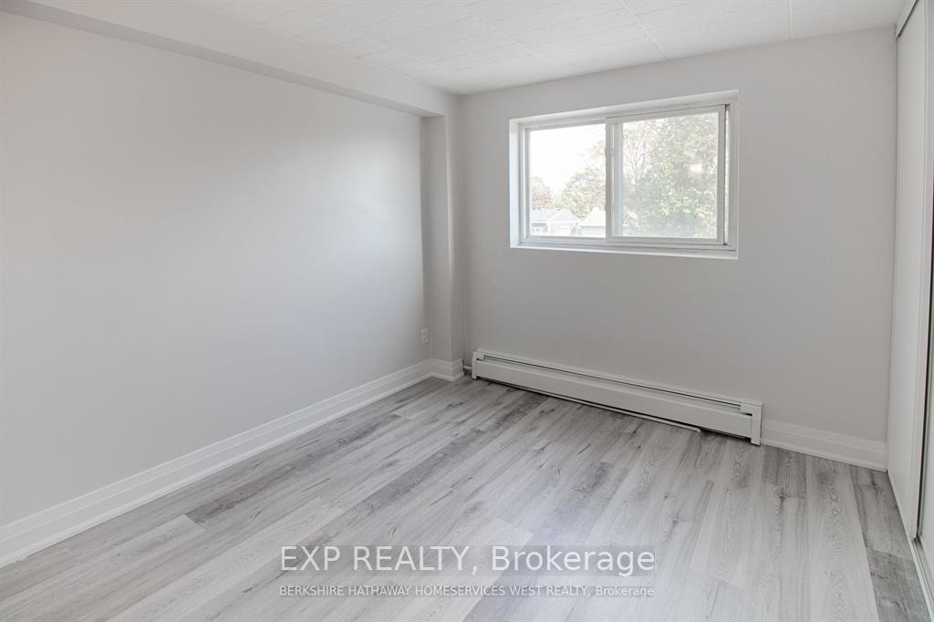 Photo 5 of Unit 11, 6287 O'neil Street, Niagara Falls, Stamford — HOMEH
