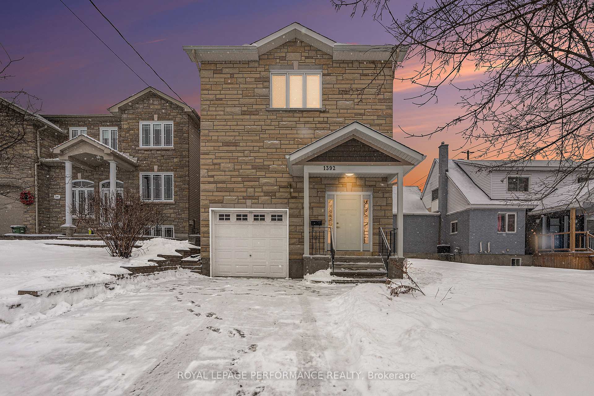 Photo 2 of 1392 Belcourt Boulevard, Ottawa, Chateauneuf — HOMEH