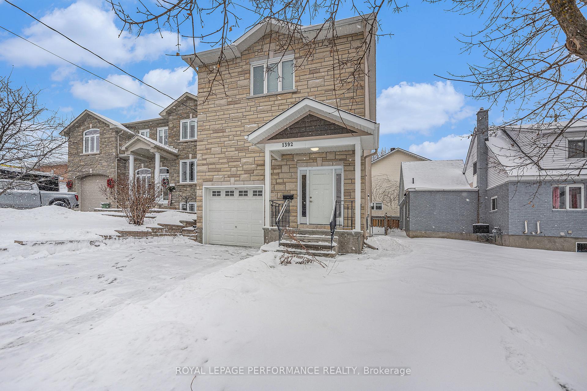 Photo 3 of 1392 Belcourt Boulevard, Ottawa, Chateauneuf — HOMEH