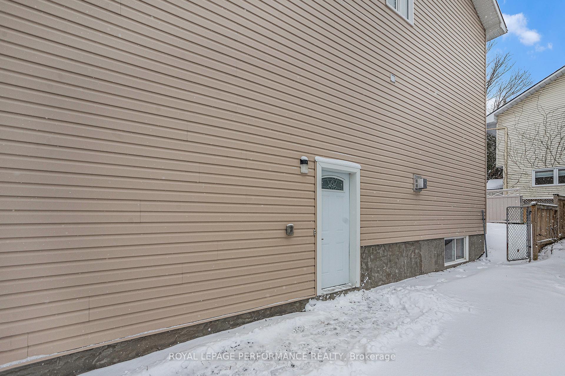 Photo 4 of 1392 Belcourt Boulevard, Ottawa, Chateauneuf — HOMEH