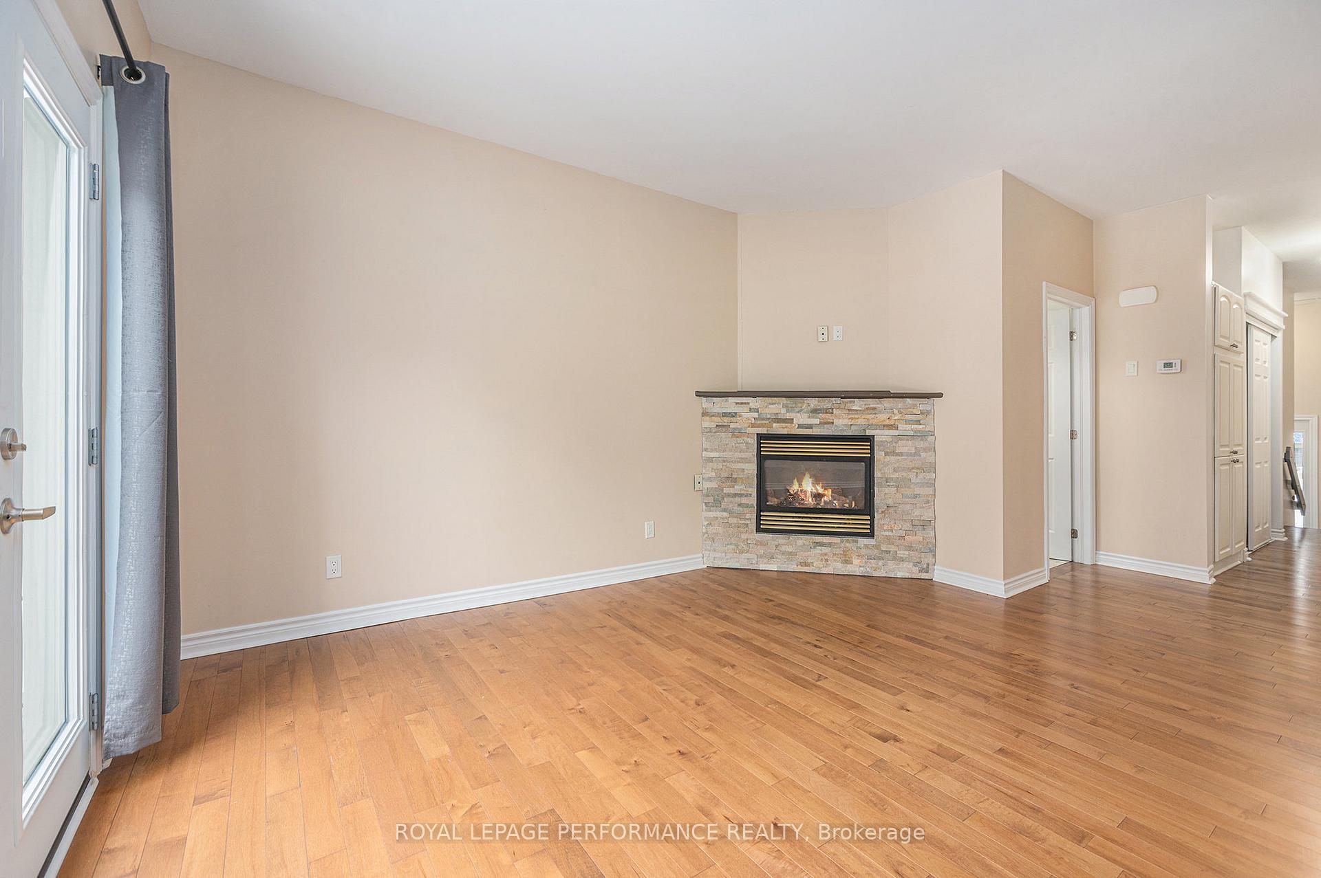 Photo 7 of 1392 Belcourt Boulevard, Ottawa, Chateauneuf — HOMEH