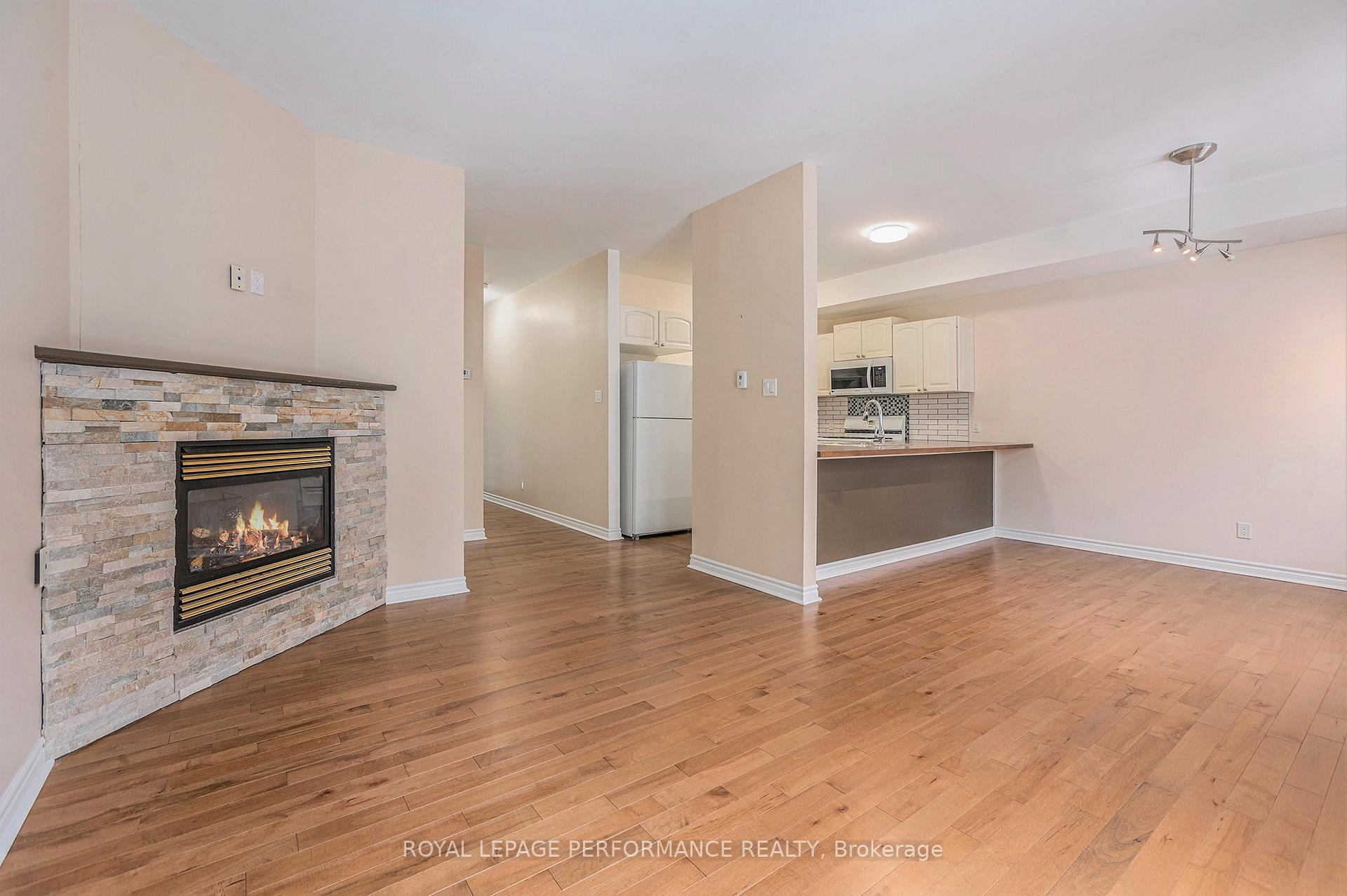 Photo 8 of 1392 Belcourt Boulevard, Ottawa, Chateauneuf — HOMEH