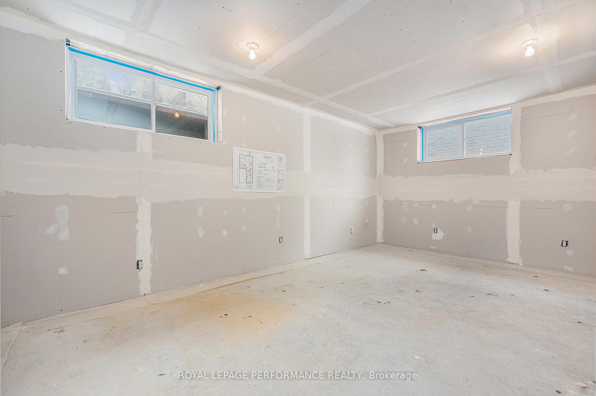 Photo 24 of 1392 Belcourt Boulevard, Ottawa, Chateauneuf — HOMEH