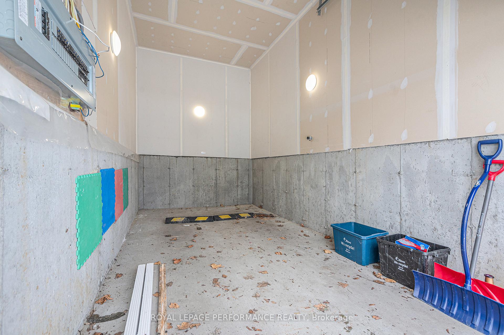 Photo 25 of 1392 Belcourt Boulevard, Ottawa, Chateauneuf — HOMEH