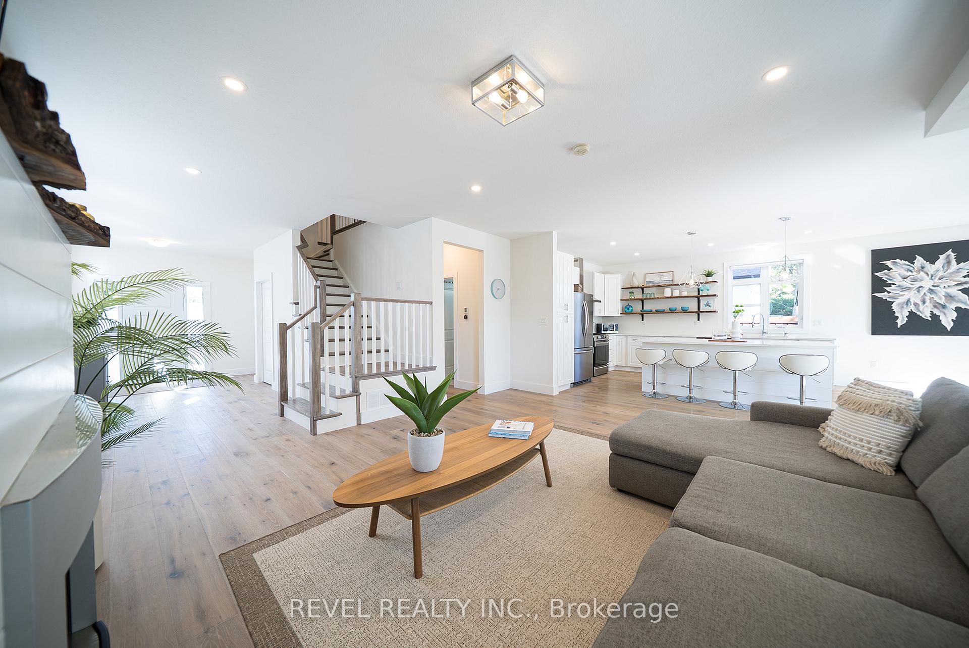 Photo 9 of 38 Lakeview Avenue, Norfolk, Port Dover — HOMEH