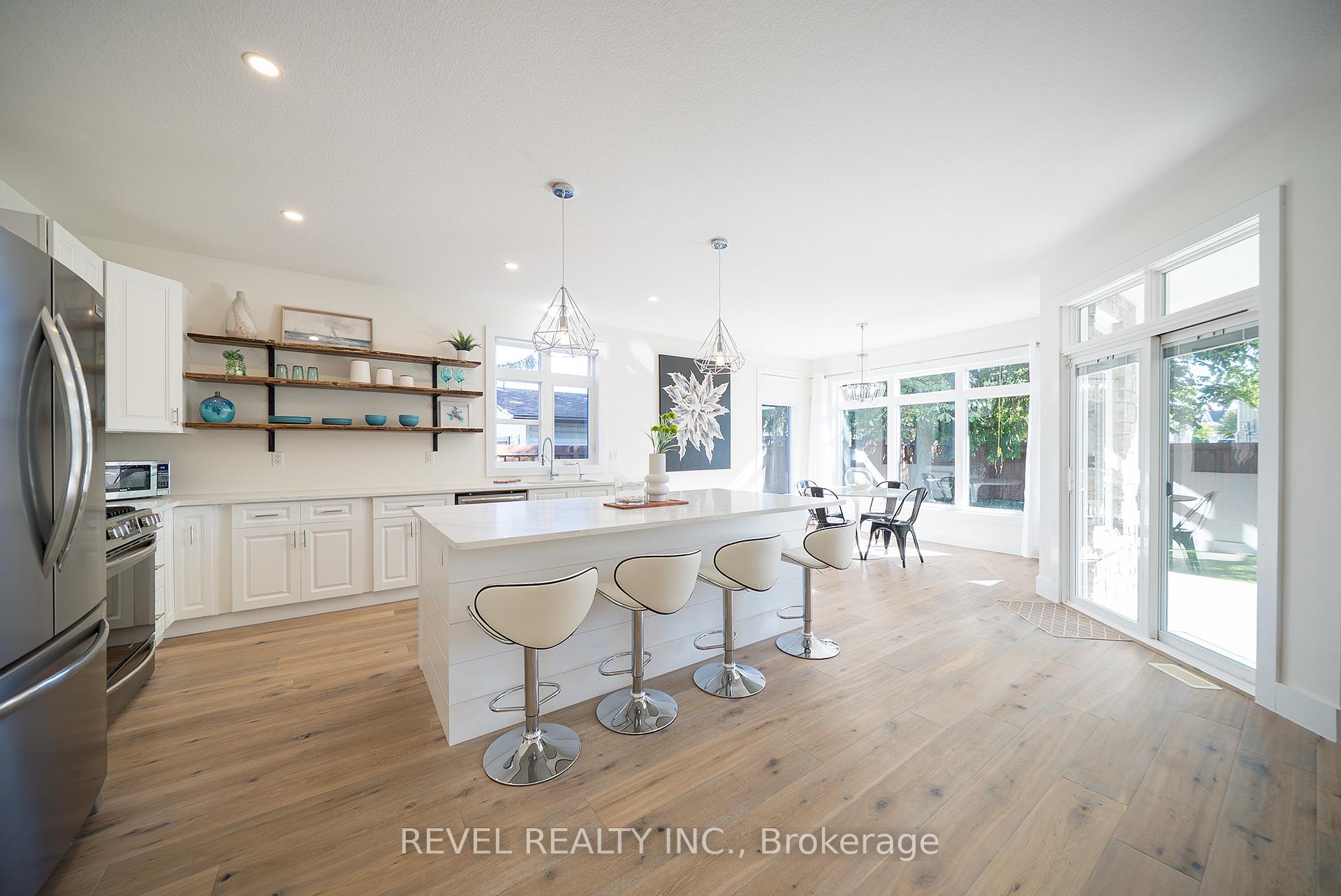 Photo 10 of 38 Lakeview Avenue, Norfolk, Port Dover — HOMEH
