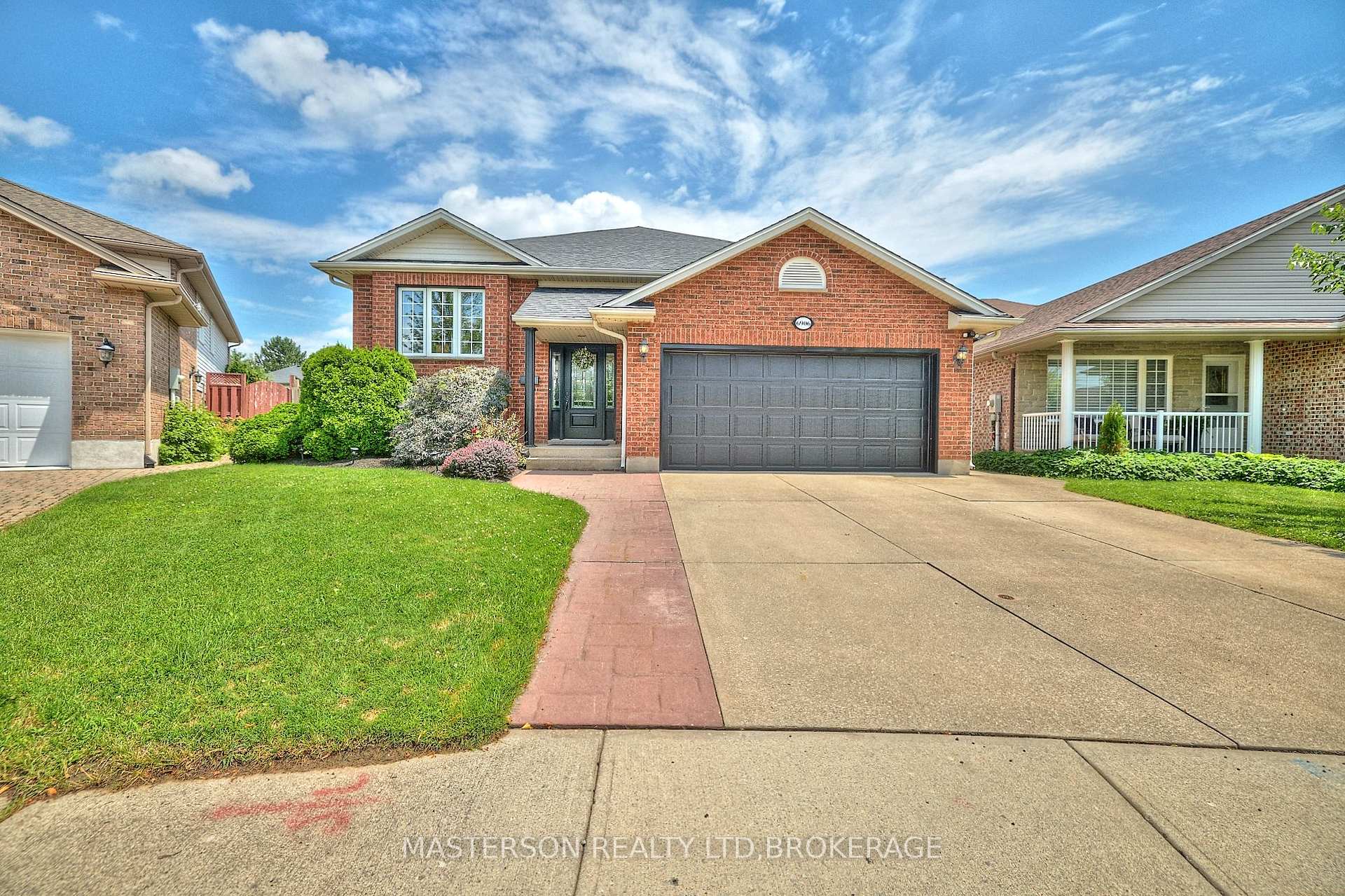 Photo 2 of 6906 Kelly Drive, Niagara Falls, Forestview — HOMEH