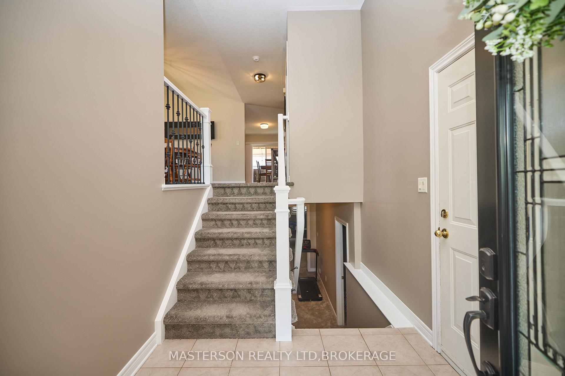 Photo 4 of 6906 Kelly Drive, Niagara Falls, Forestview — HOMEH
