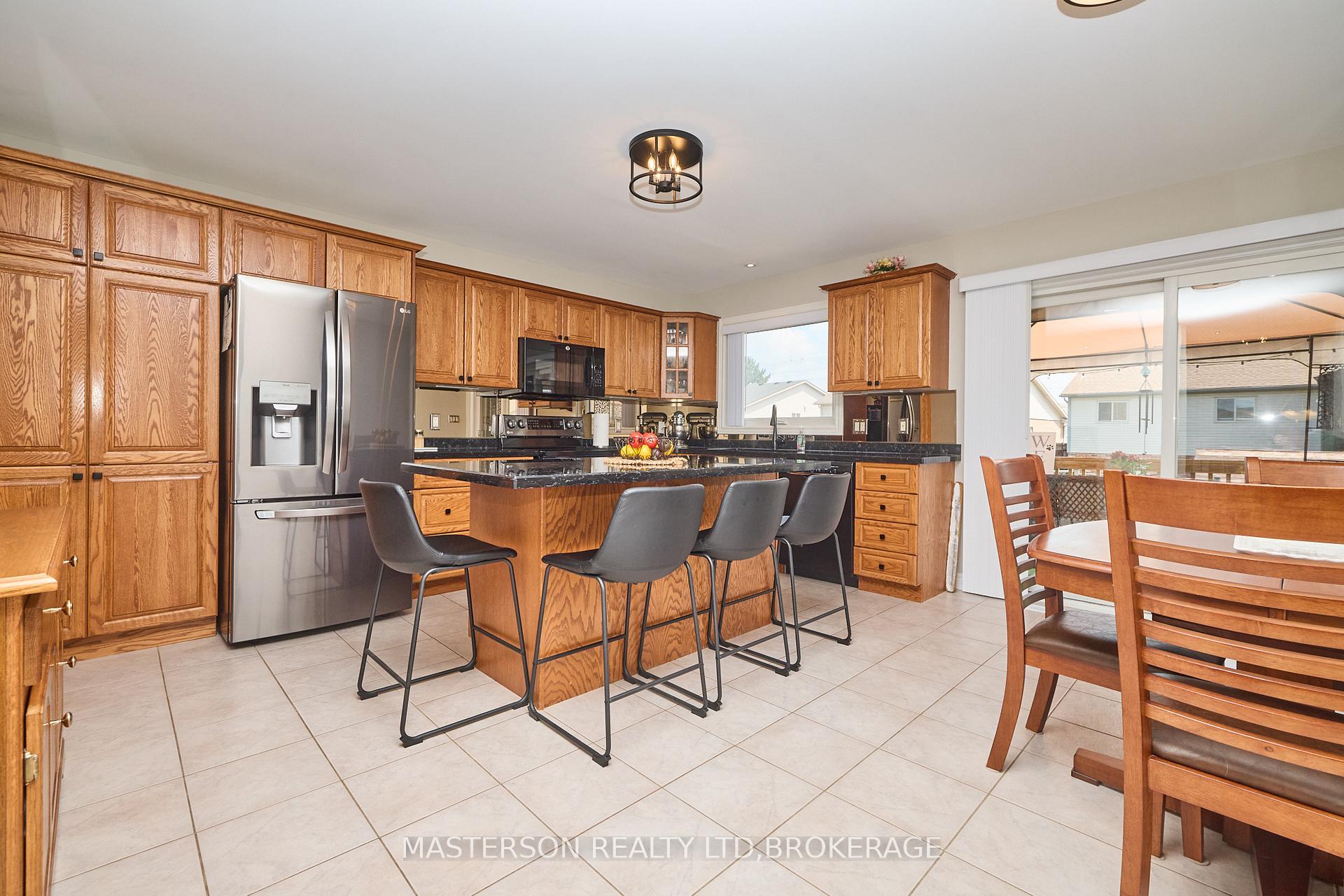 Photo 12 of 6906 Kelly Drive, Niagara Falls, Forestview — HOMEH