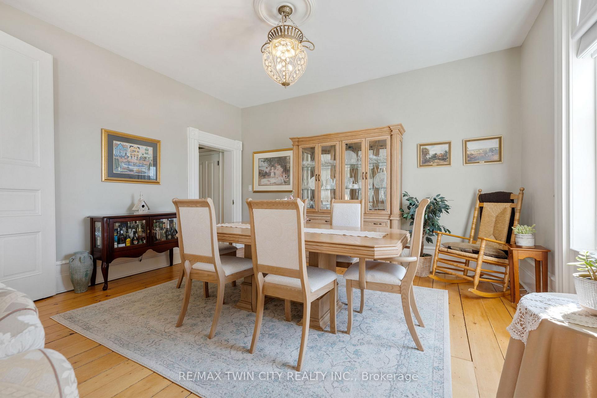 Photo 14 of 4 Murray Street W, Norfolk, Vittoria — HOMEH