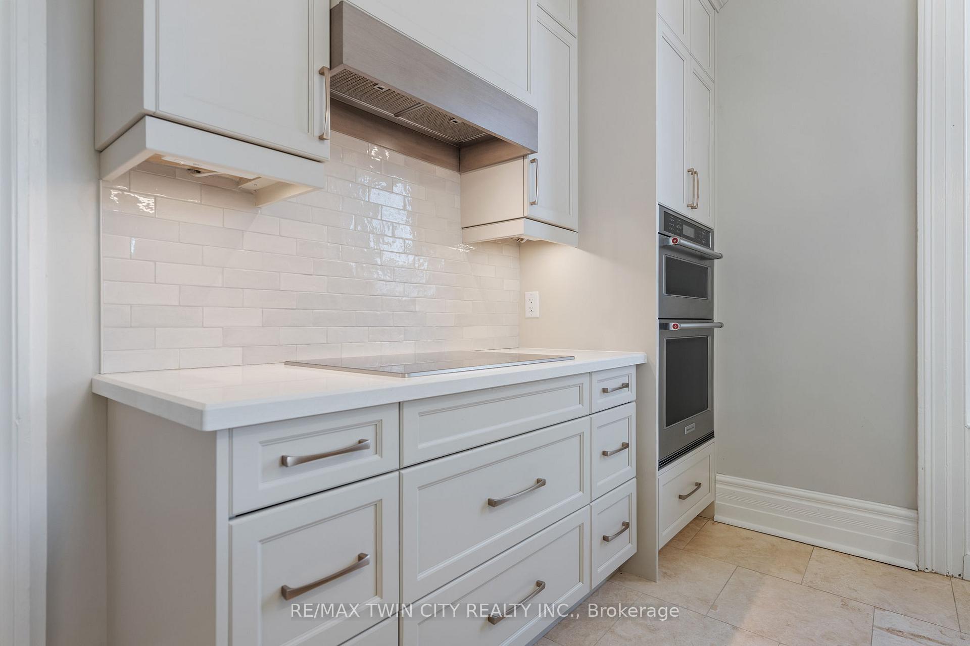 Photo 17 of 4 Murray Street W, Norfolk, Vittoria — HOMEH