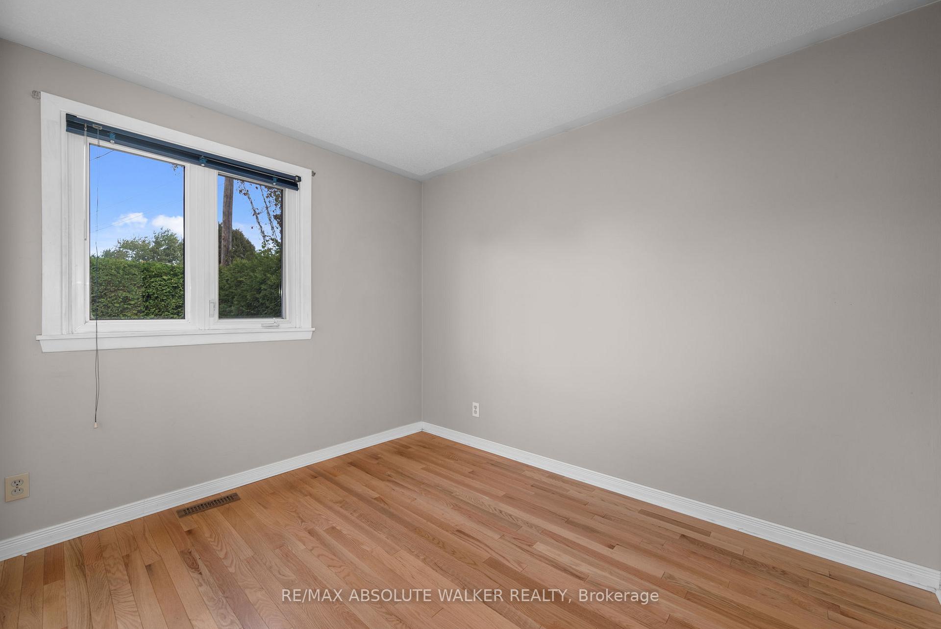 Photo 25 of 365 Amiens Street, Ottawa, Bilberry Creek/Queenswood Heights — HOMEH