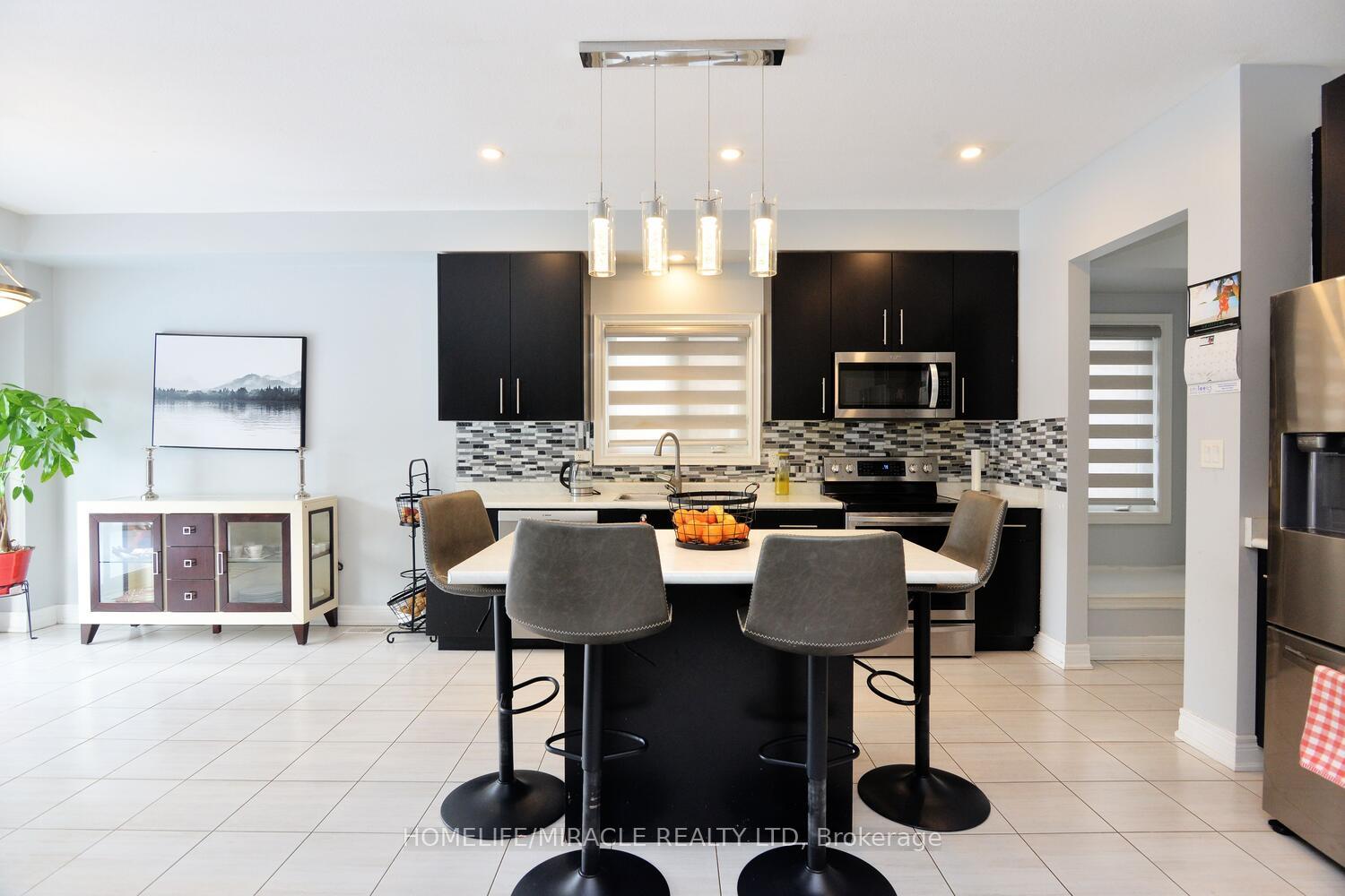 Photo 6 of 18 Swan Avenue E, Pelham, Fonthill — HOMEH