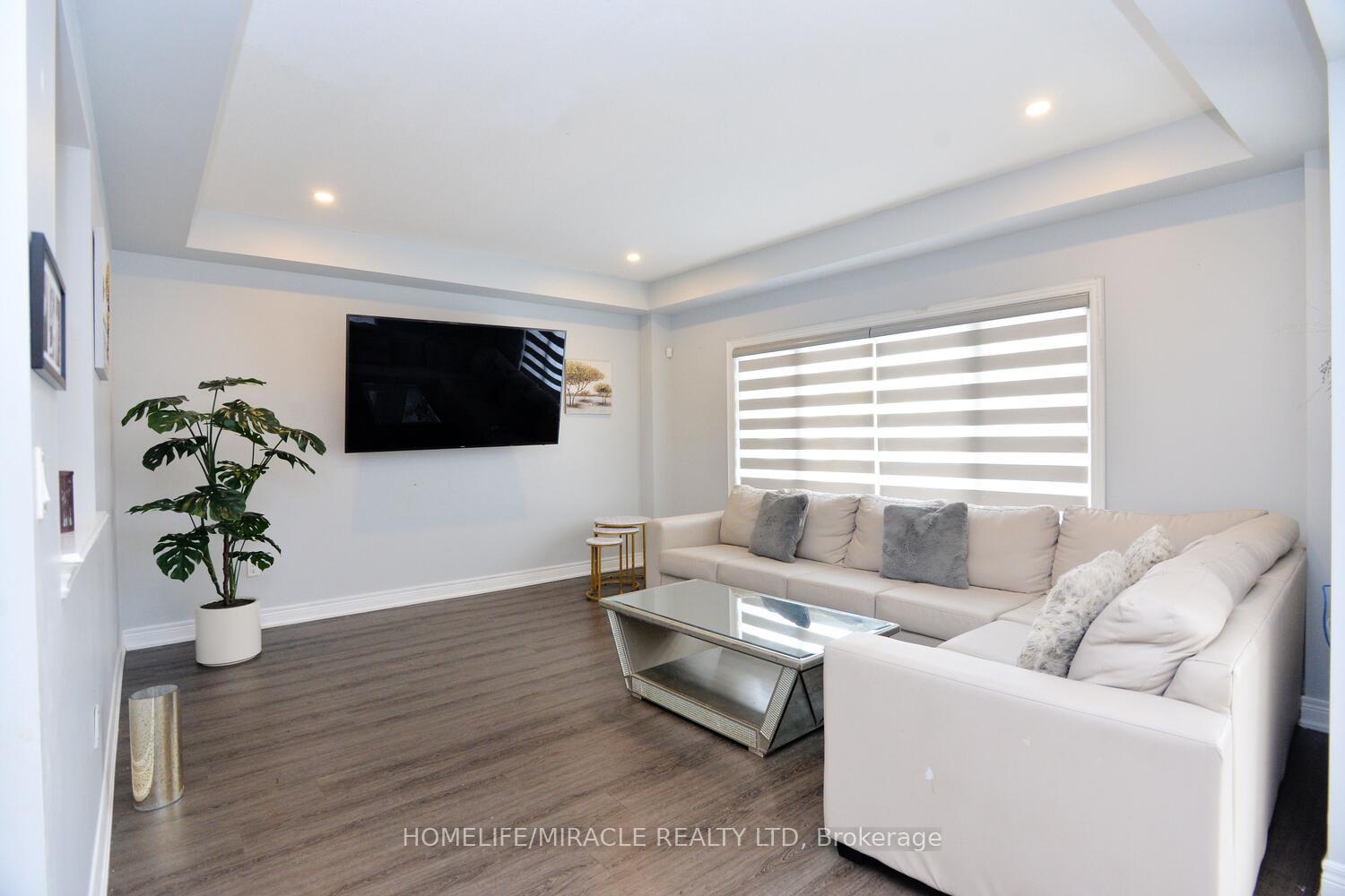Photo 7 of 18 Swan Avenue E, Pelham, Fonthill — HOMEH